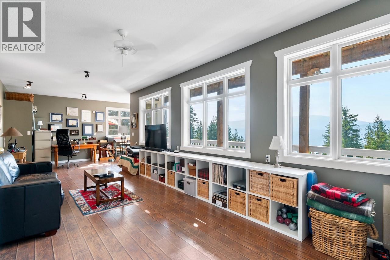 7660 Lichen Road, Anglemont, British Columbia  V0E 1M8 - Photo 42 - 10384254