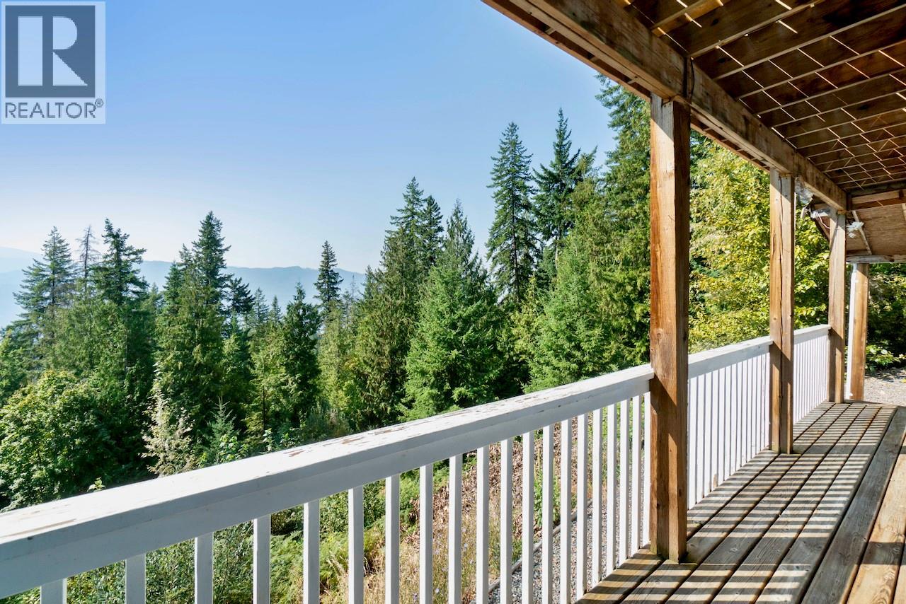 7660 Lichen Road, Anglemont, British Columbia  V0E 1M8 - Photo 53 - 10384254