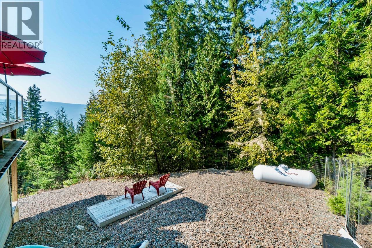 7660 Lichen Road, Anglemont, British Columbia  V0E 1M8 - Photo 57 - 10384254