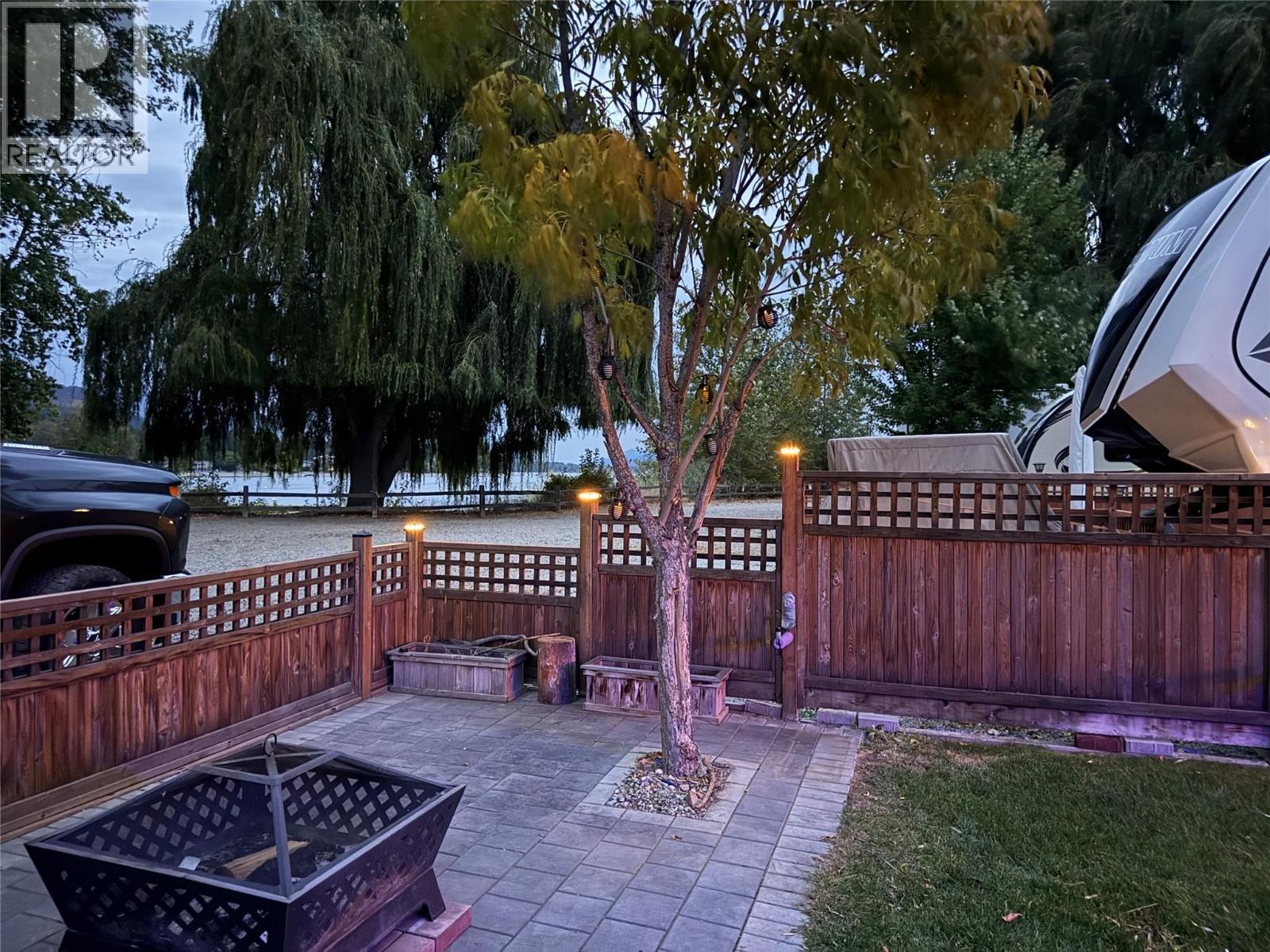 55 Cottonwood Drive N, Lee Creek, British Columbia  V0E 1M4 - Photo 13 - 10384755