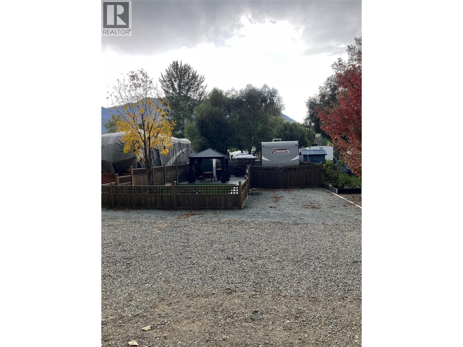 55 Cottonwood Drive N, Lee Creek, British Columbia  V0E 1M4 - Photo 15 - 10384755