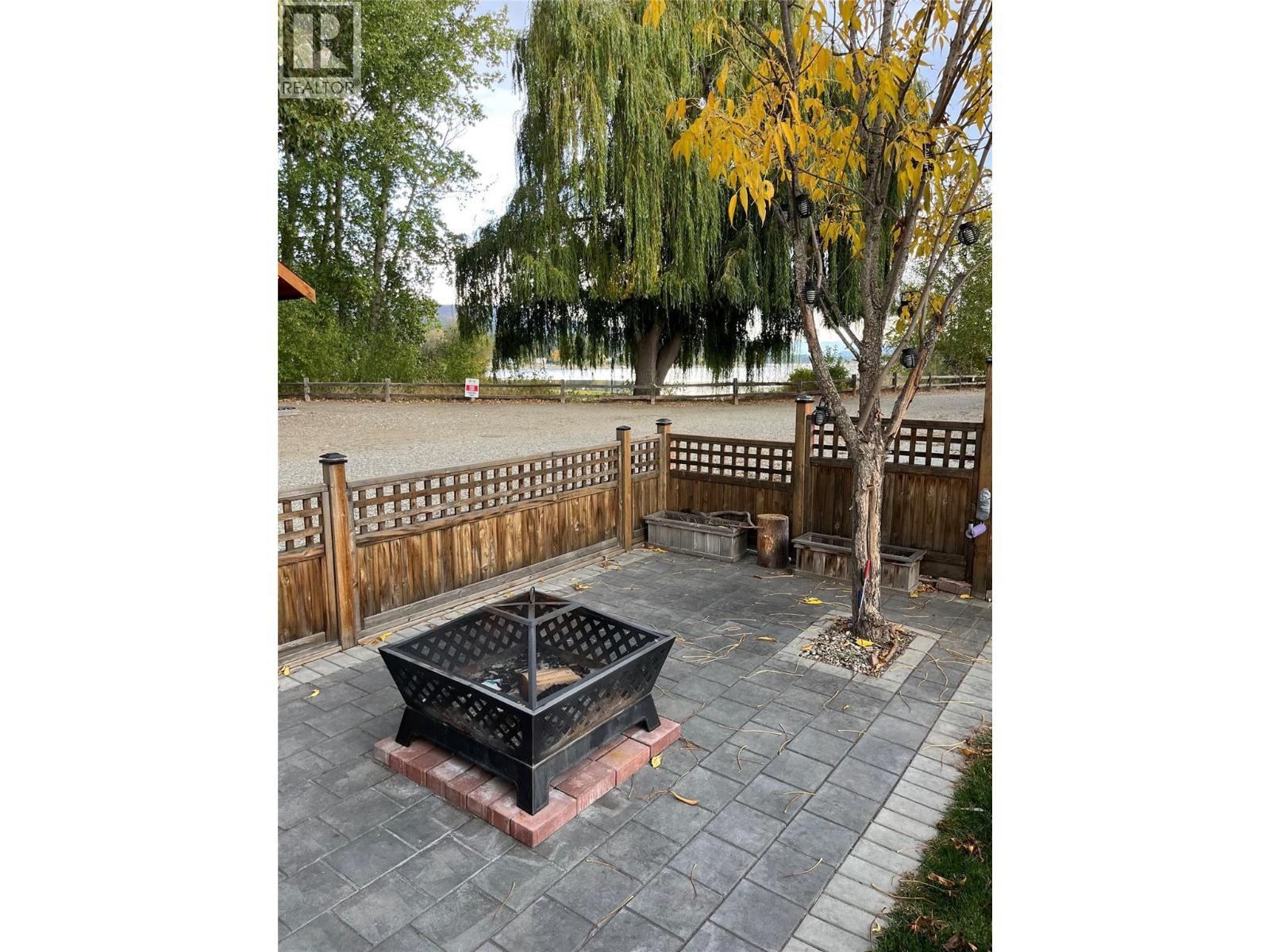 55 Cottonwood Drive N, Lee Creek, British Columbia  V0E 1M4 - Photo 17 - 10384755