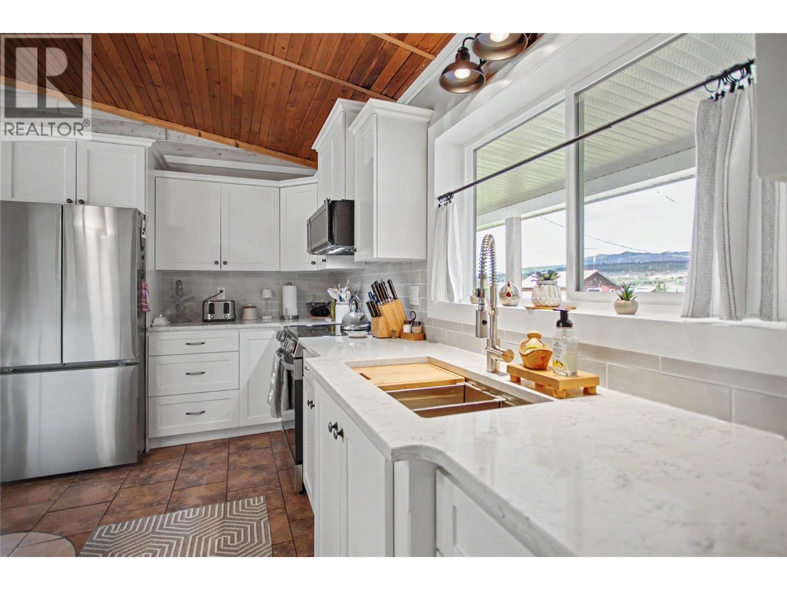 3071 Creighton Valley Road, Cherryville, British Columbia  V0E 2G3 - Photo 14 - 10384693