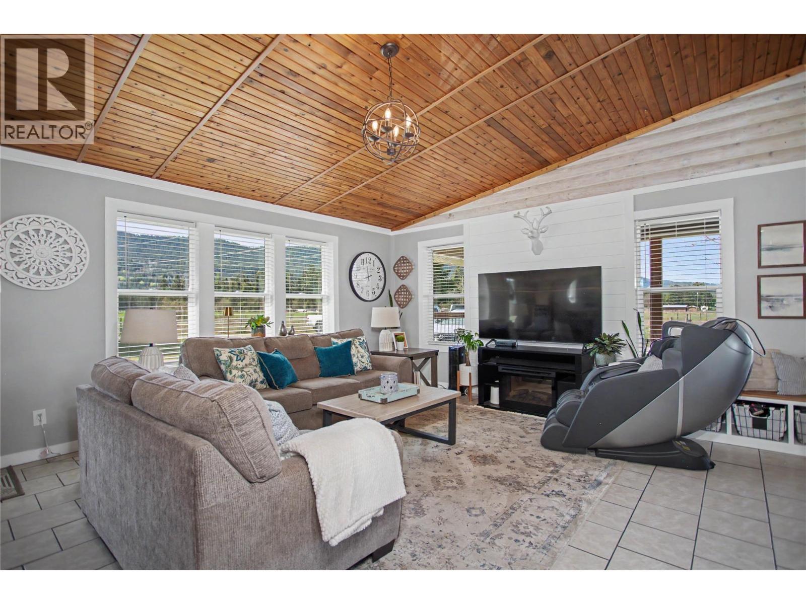 3071 Creighton Valley Road, Cherryville, British Columbia  V0E 2G3 - Photo 5 - 10384693