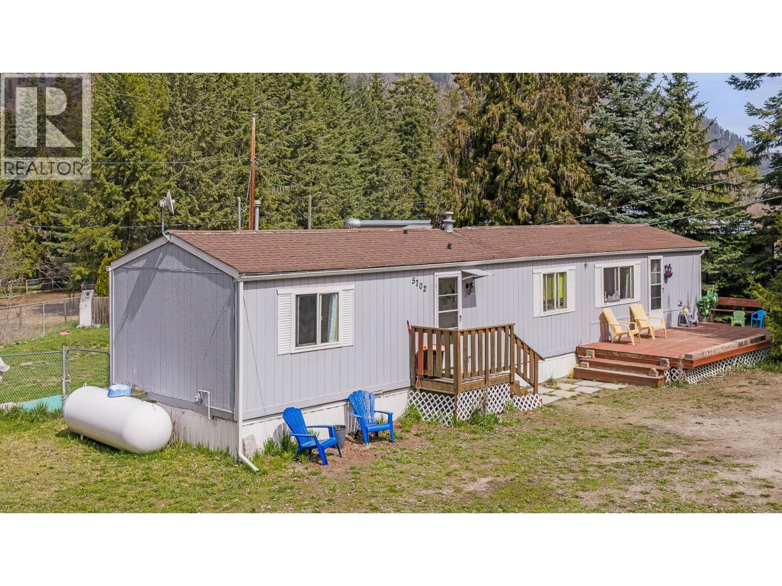 5702 Bertha Avenue, Kitchener, British Columbia  V0B 1W1 - Photo 1 - 10384728