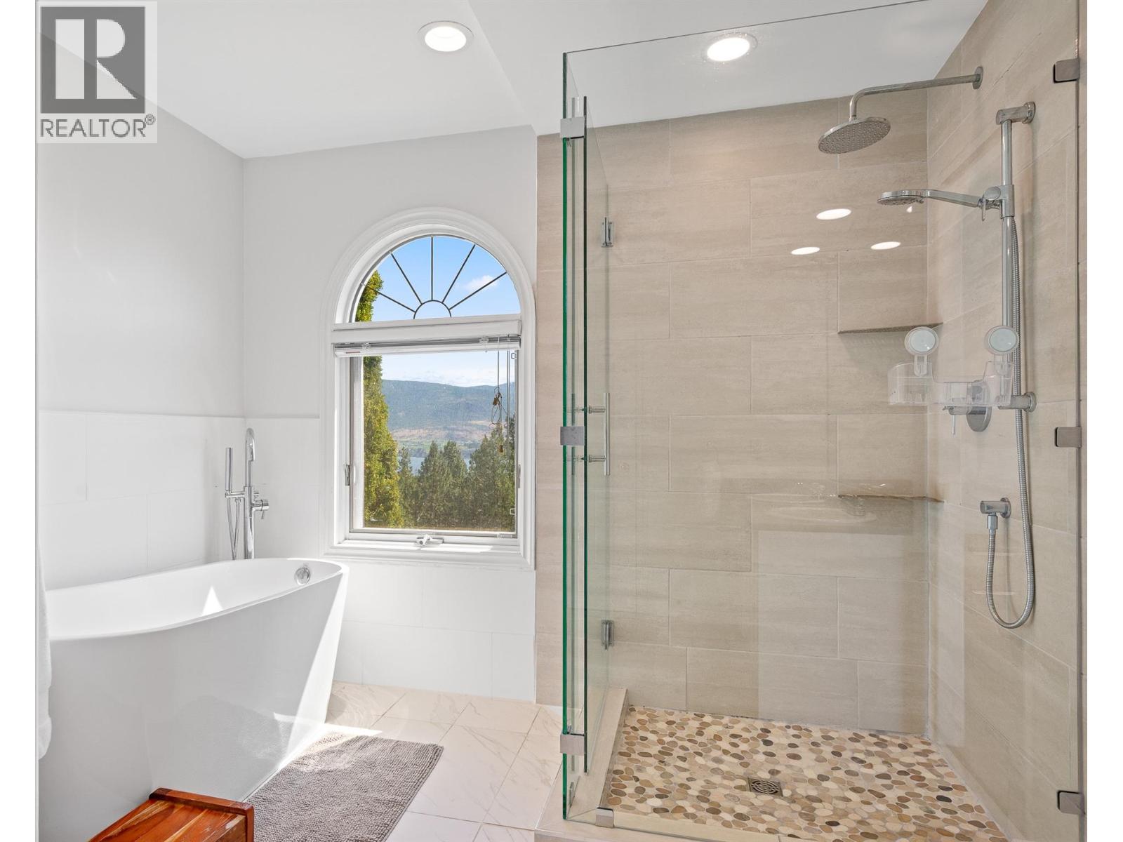 2455 Westwood Drive, Penticton, British Columbia  V2A 8Y8 - Photo 8 - 10384677