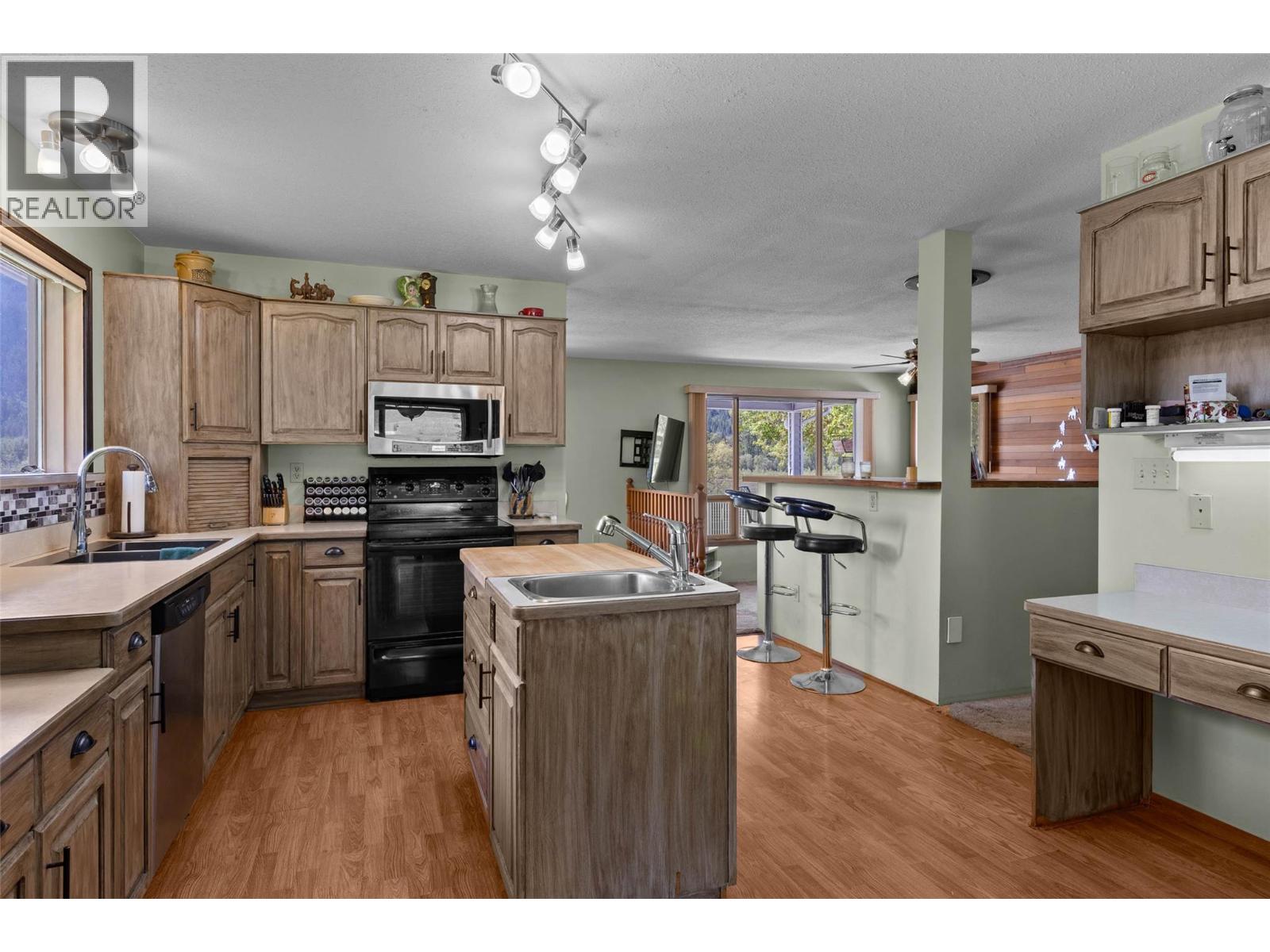 8717 Veteran Road, Kamloops, British Columbia  V0E 1Z2 - Photo 10 - 10384595