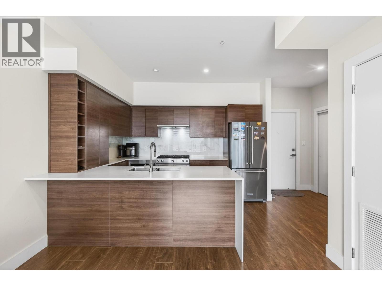 1925 Enterprise Way Unit# 412, Kelowna, British Columbia  V1Y 0J8 - Photo 1 - 10383625