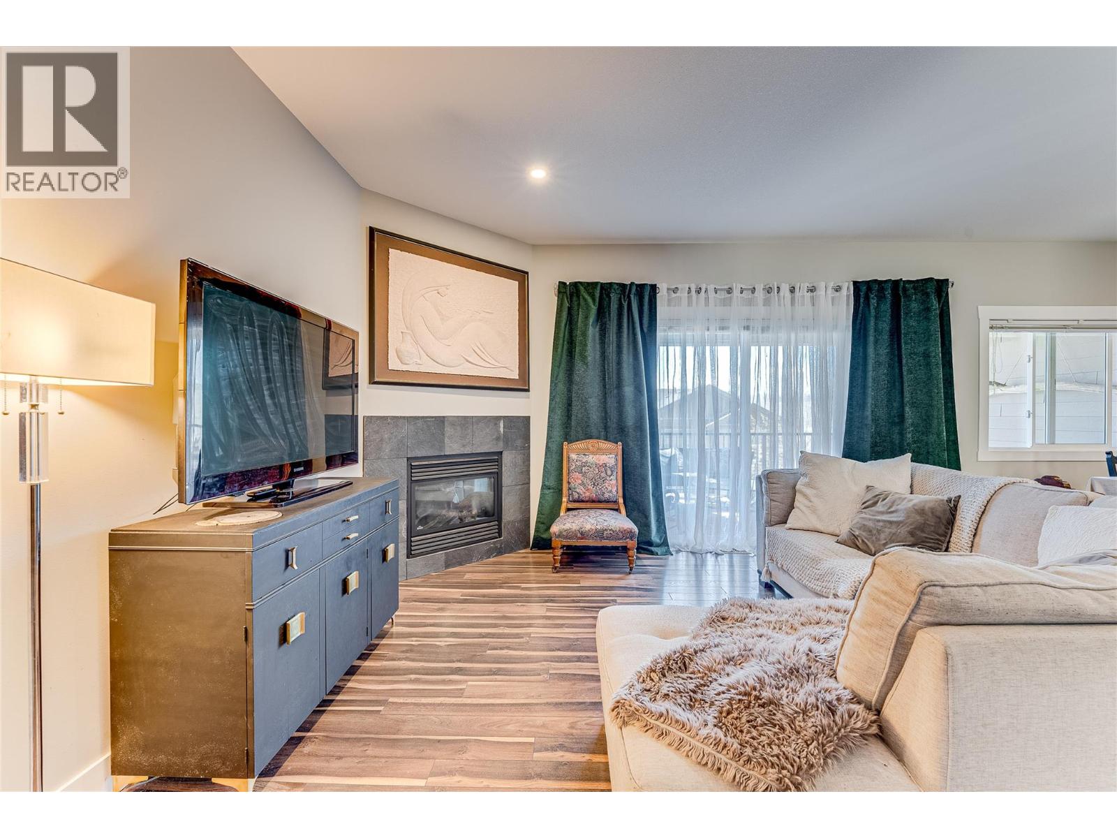 995 Mt. Ida Drive Unit# 4, Vernon, British Columbia  V1B 4C3 - Photo 3 - 10382625