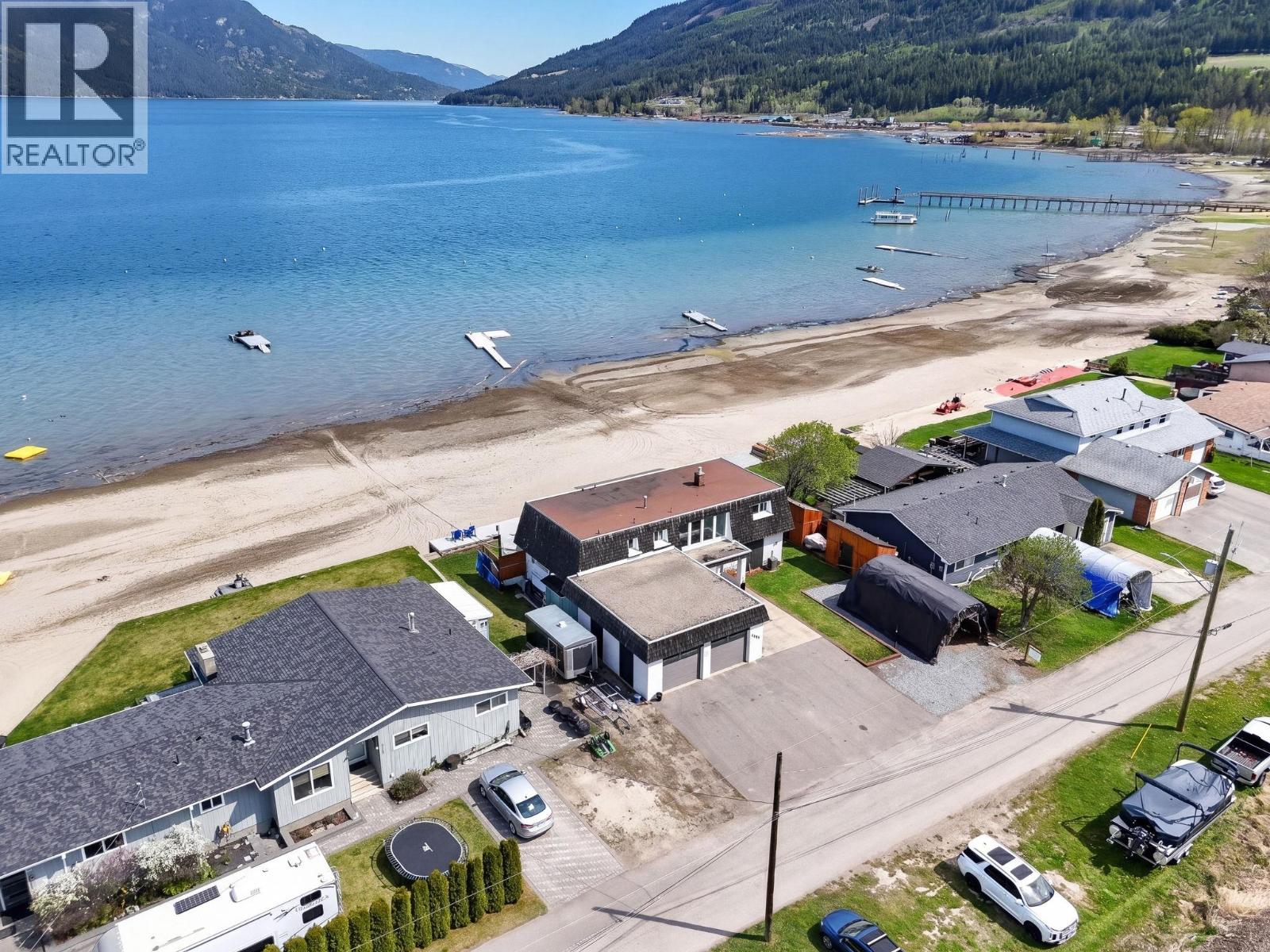 4581 75 Avenue Ne, Salmon Arm, British Columbia  V0E 1K0 - Photo 3 - 10384757
