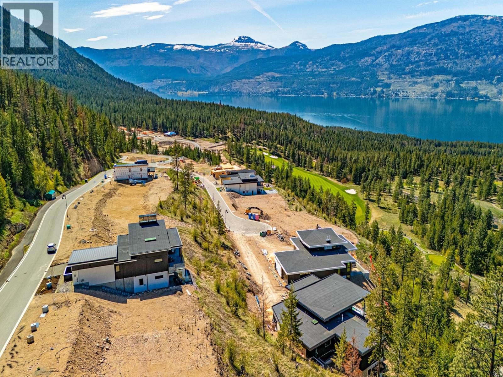 654 Predator Ridge Drive, Vernon, British Columbia  V1H 0B1 - Photo 2 - 10384719