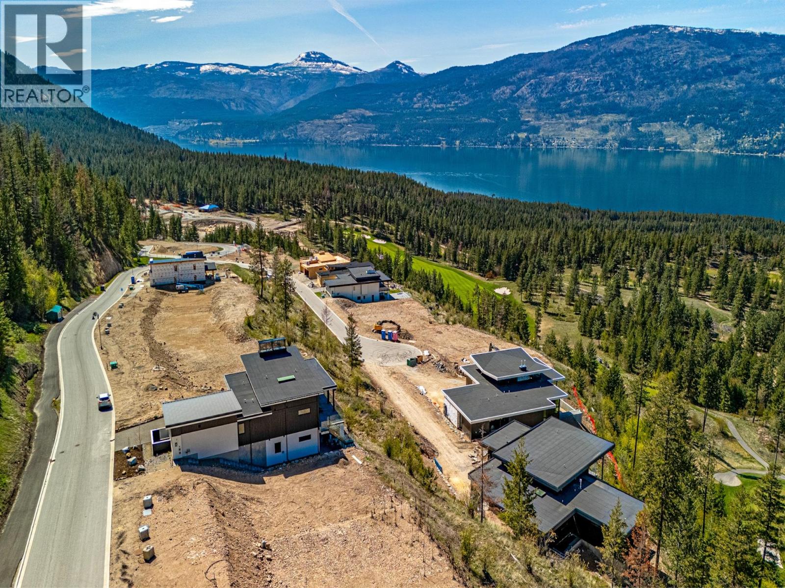 654 Predator Ridge Drive, Vernon, British Columbia  V1H 0B1 - Photo 4 - 10384719