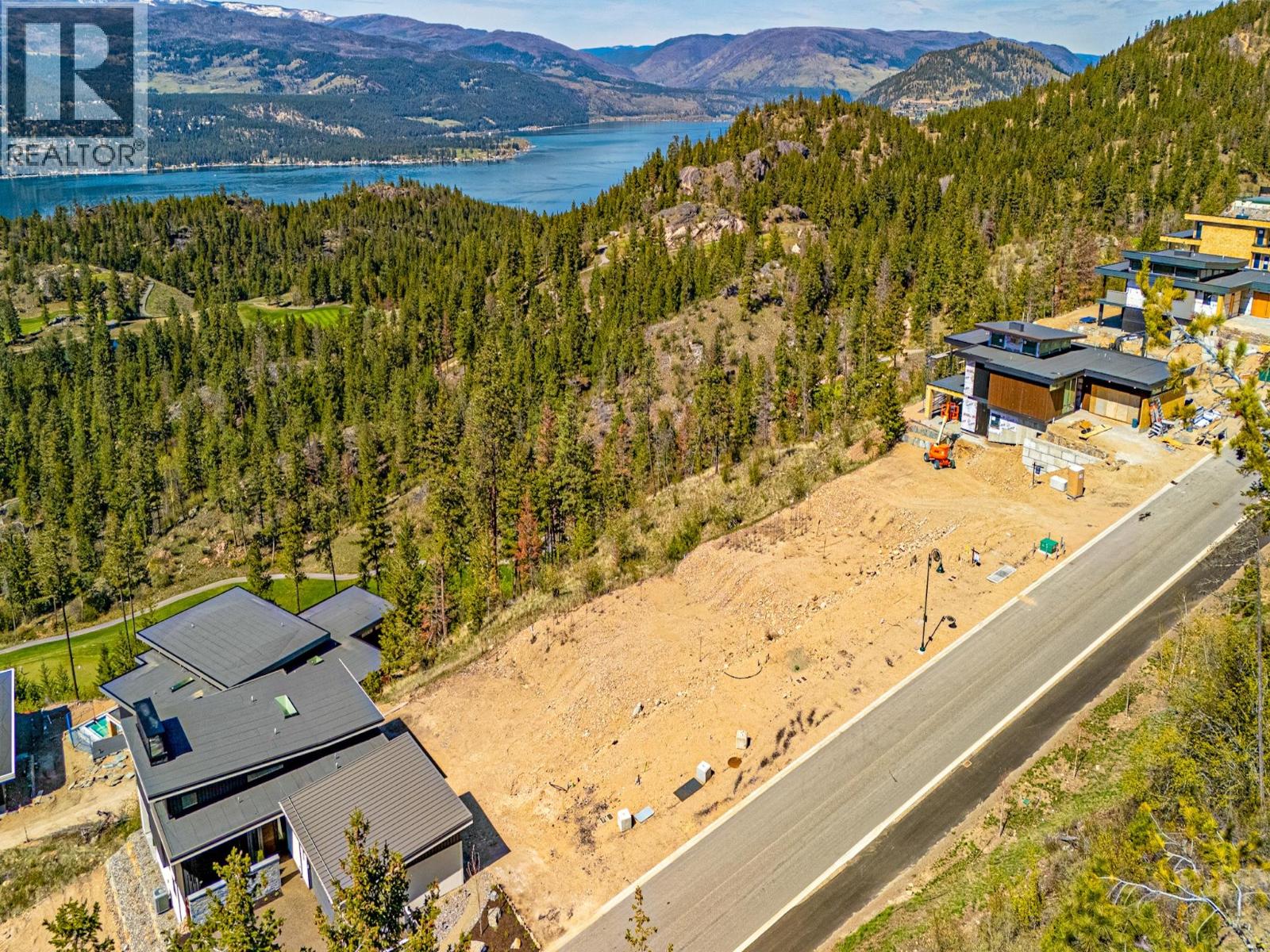 654 Predator Ridge Drive, Vernon, British Columbia  V1H 0B1 - Photo 6 - 10384719