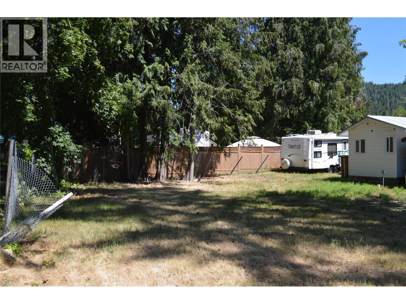 60 Kingsley Road, Christina Lake, British Columbia  V0H 1E2 - Photo 25 - 10384527