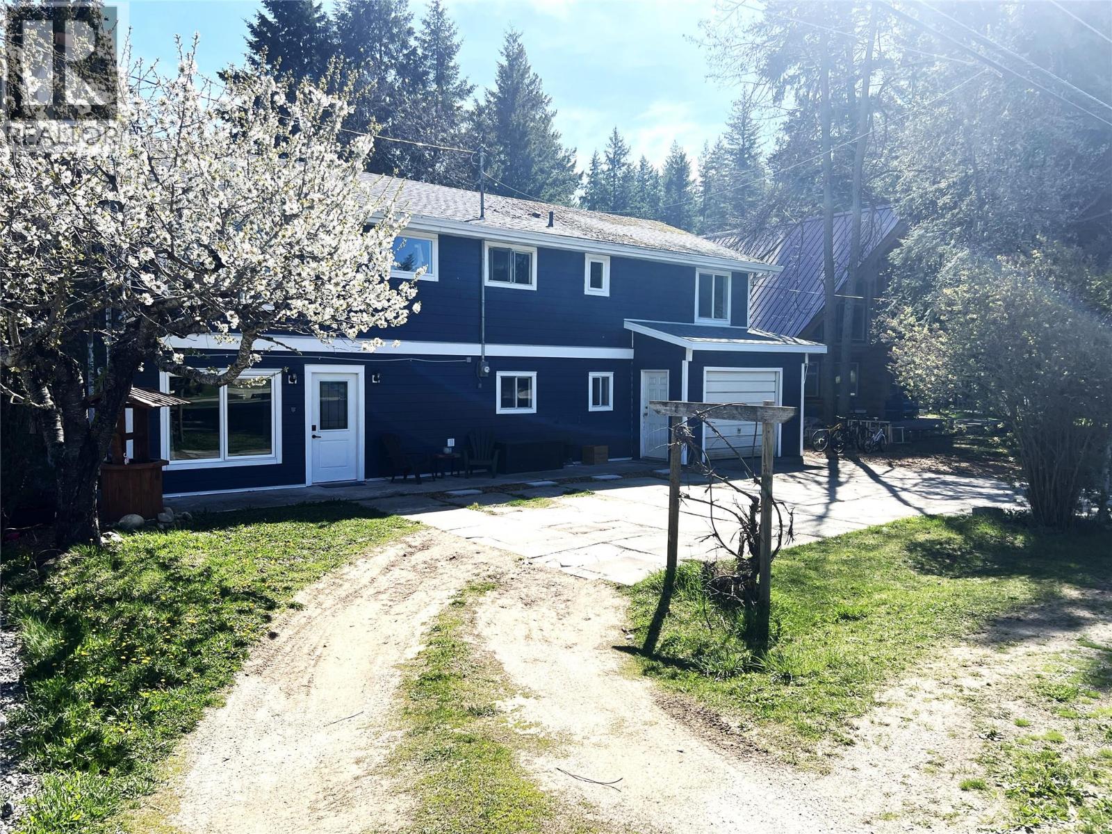 4138 Squilax-Anglemont Road, Scotch Creek, British Columbia  V0E 1M5 - Photo 2 - 10384760