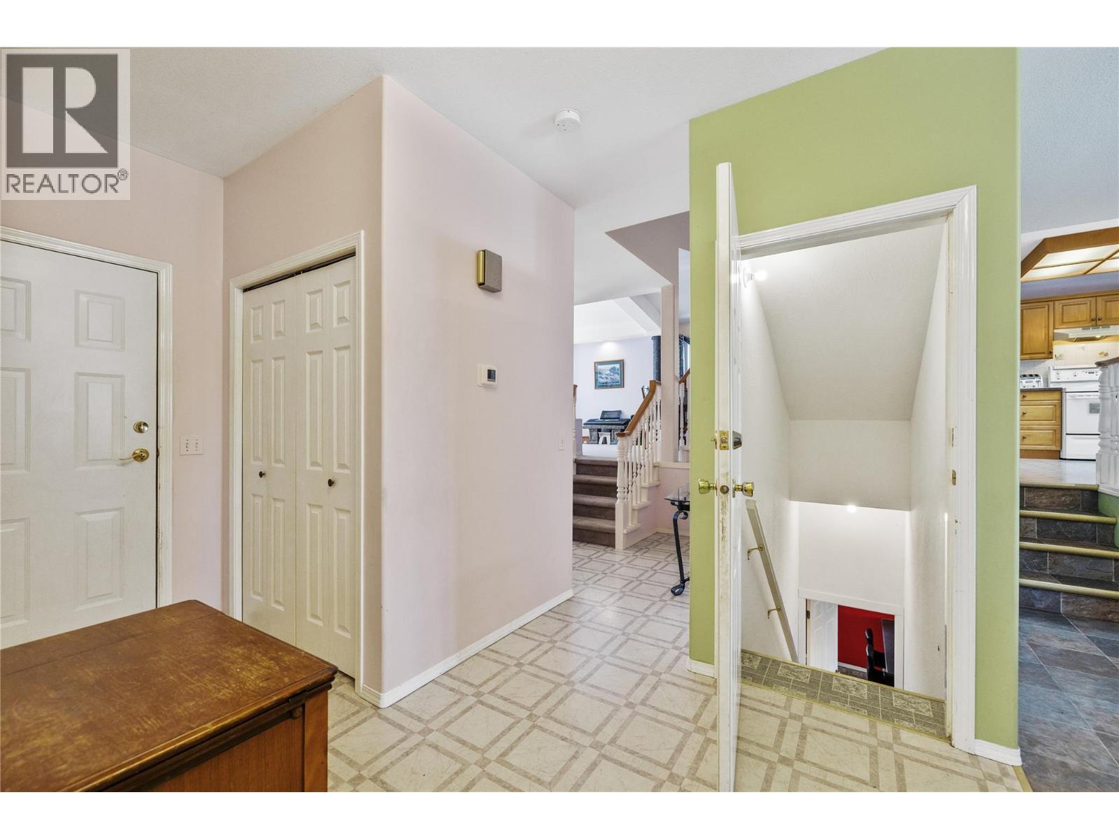 970 Maygard Road, Kelowna, British Columbia  V1X 5X1 - Photo 29 - 10384651