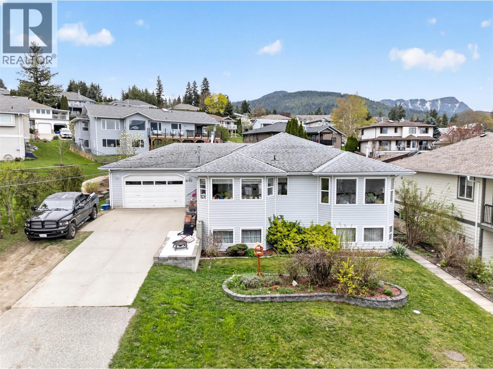 2190 1st Avenue Se, Salmon Arm, British Columbia  V1E 1K1 - Photo 2 - 10383638