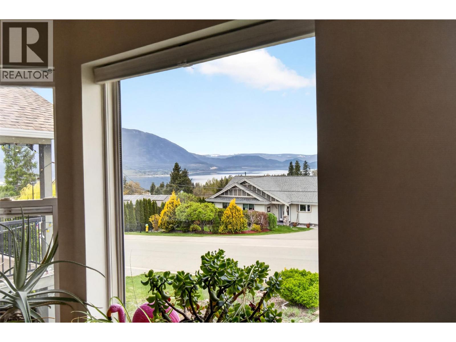 2190 1st Avenue Se, Salmon Arm, British Columbia  V1E 1K1 - Photo 26 - 10383638