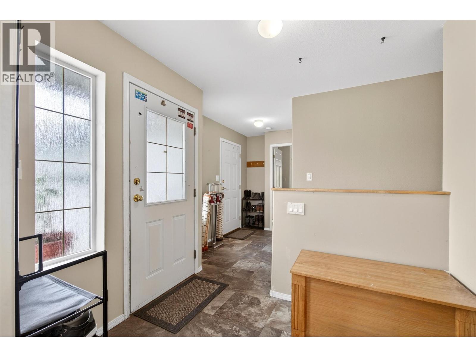 2190 1st Avenue Se, Salmon Arm, British Columbia  V1E 1K1 - Photo 38 - 10383638