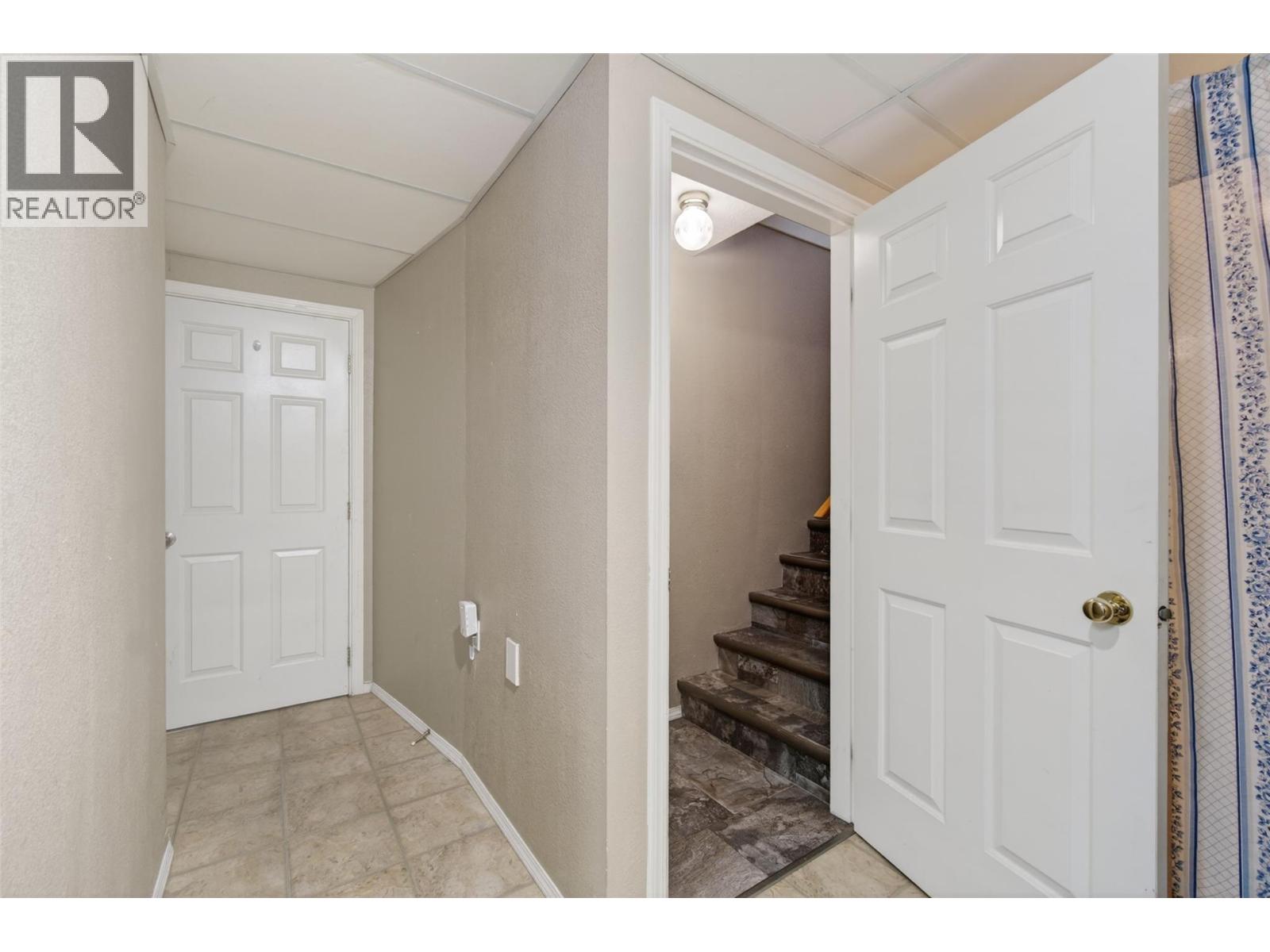 2190 1st Avenue Se, Salmon Arm, British Columbia  V1E 1K1 - Photo 39 - 10383638
