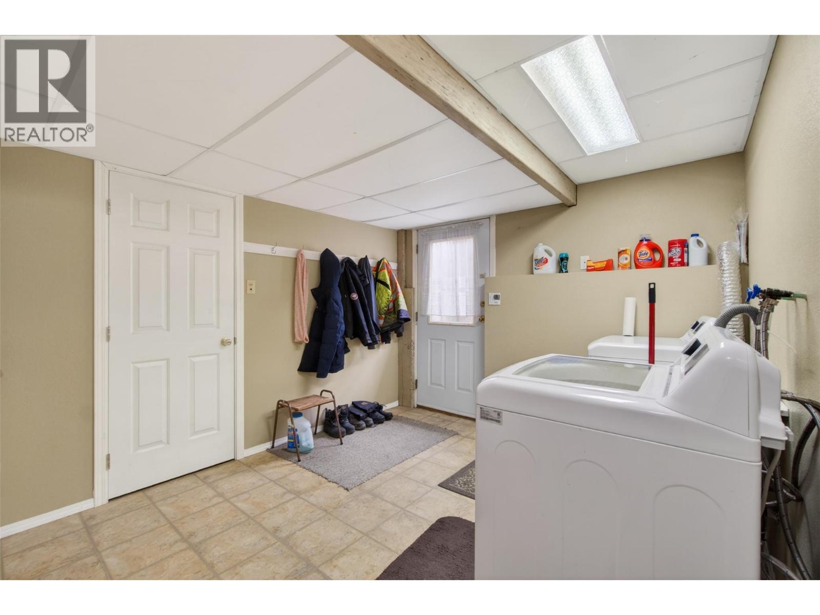 2190 1st Avenue Se, Salmon Arm, British Columbia  V1E 1K1 - Photo 41 - 10383638