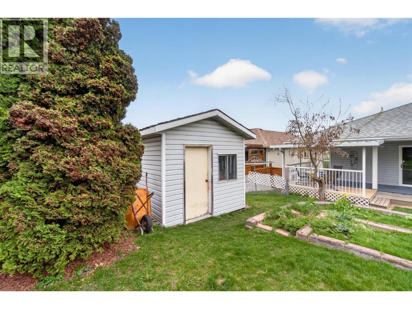 2190 1st Avenue Se, Salmon Arm, British Columbia  V1E 1K1 - Photo 51 - 10383638