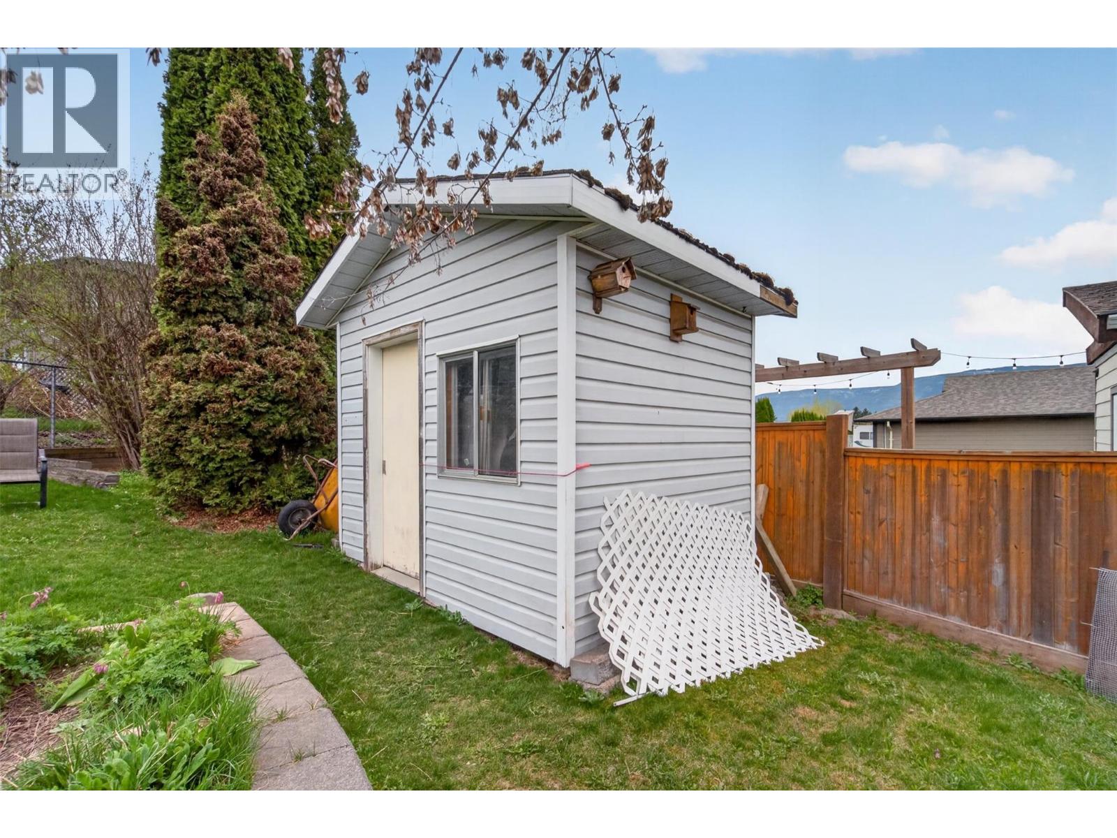 2190 1st Avenue Se, Salmon Arm, British Columbia  V1E 1K1 - Photo 52 - 10383638
