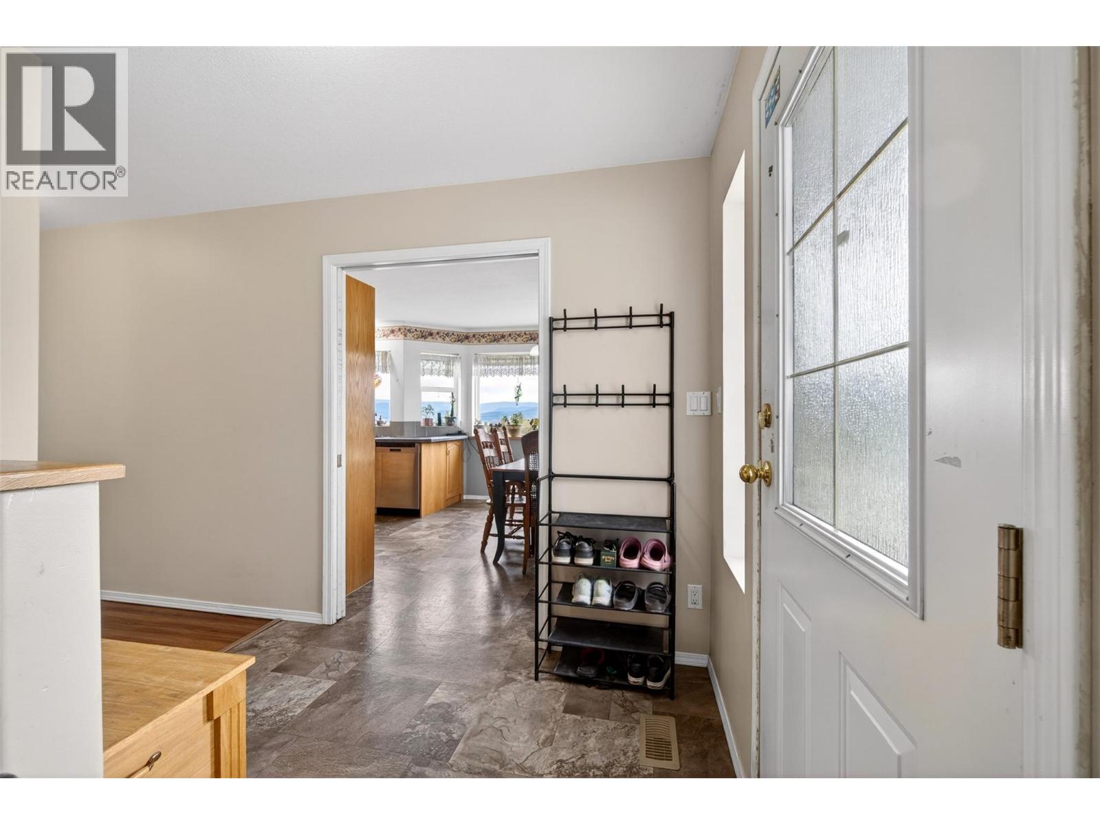 2190 1st Avenue Se, Salmon Arm, British Columbia  V1E 1K1 - Photo 8 - 10383638