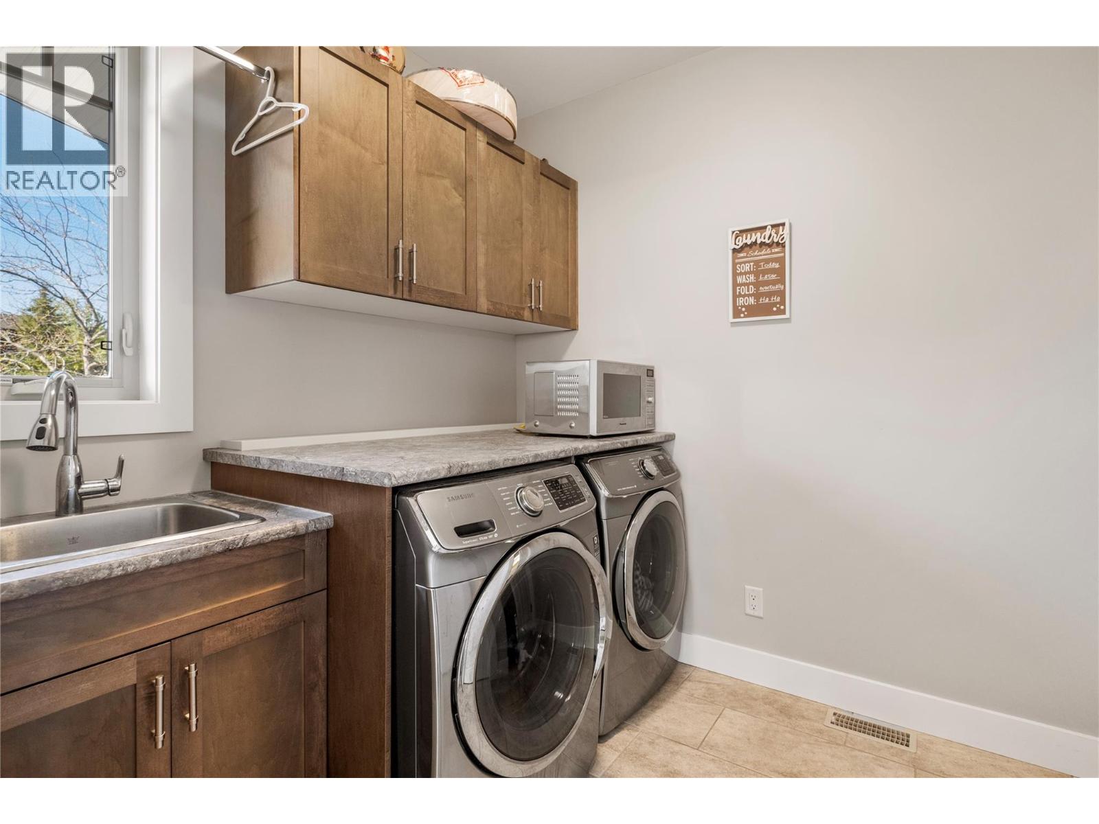 1852 Split Rail Place, Kelowna, British Columbia  V1P 1R1 - Photo 11 - 10384473
