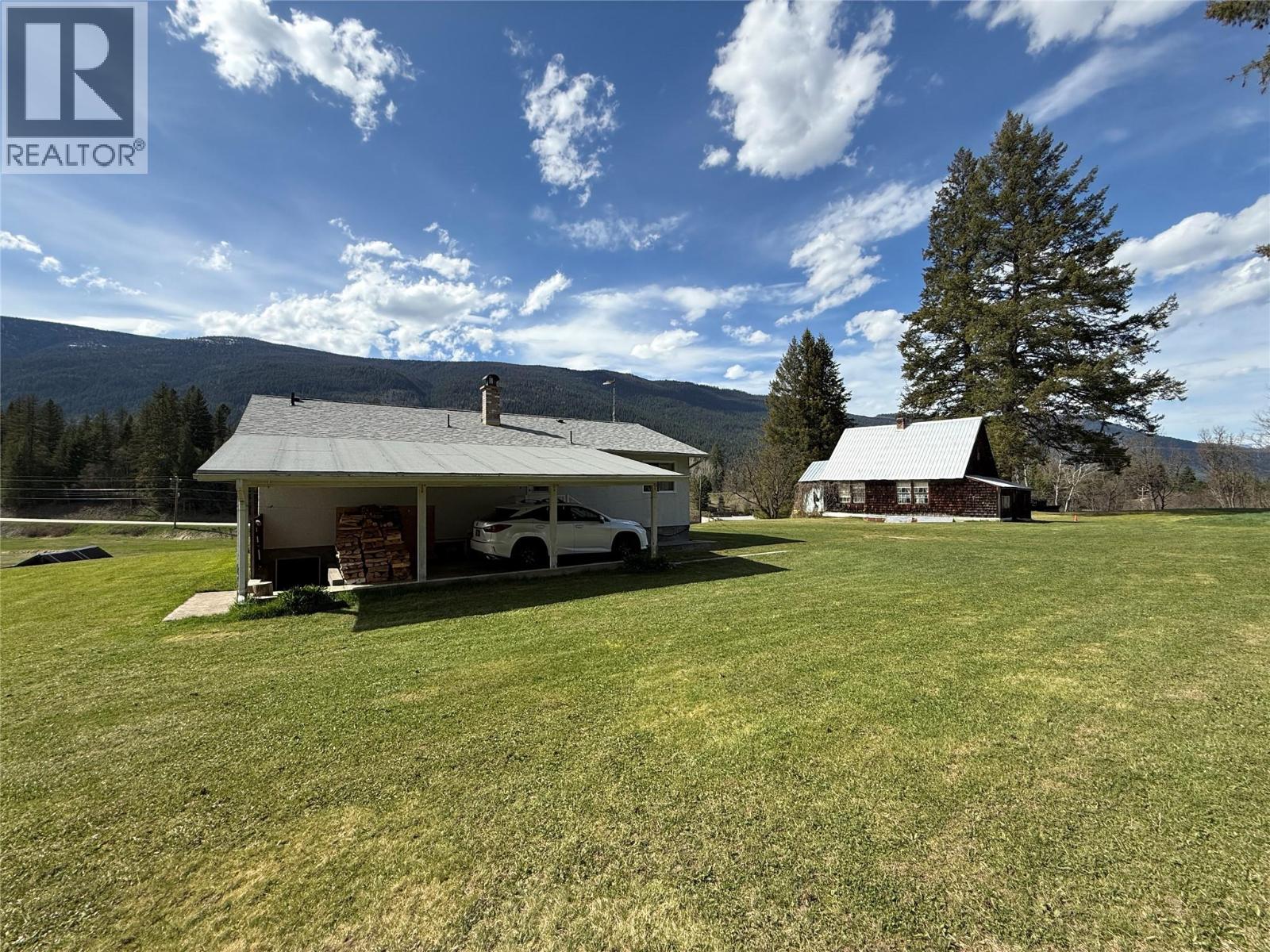 6915 Kimoff Road, Appledale, British Columbia  V0G 2J0 - Photo 5 - 10384489