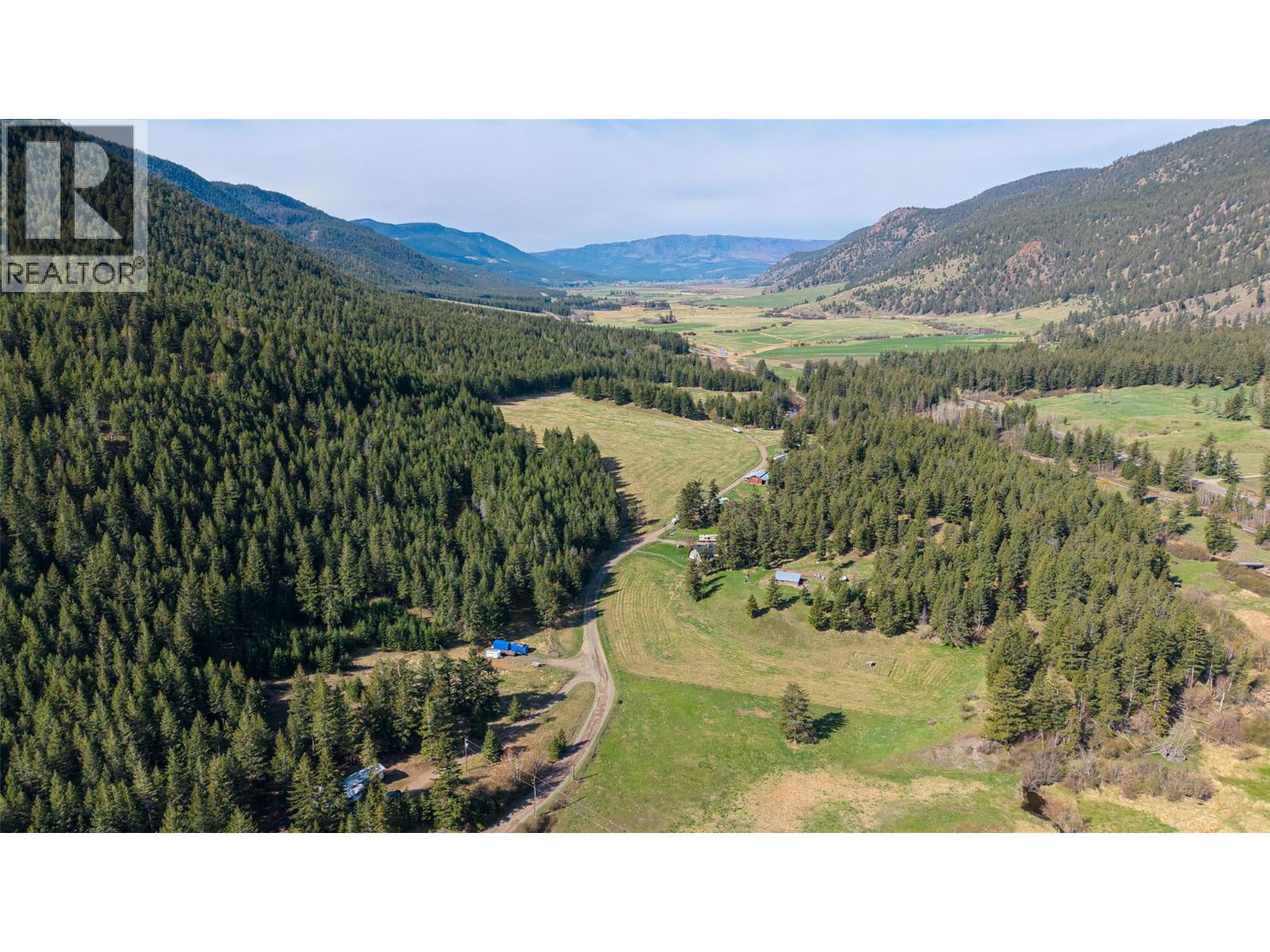6142 Falkland Road, Falkland, British Columbia  V0E 1W0 - Photo 17 - 10384088