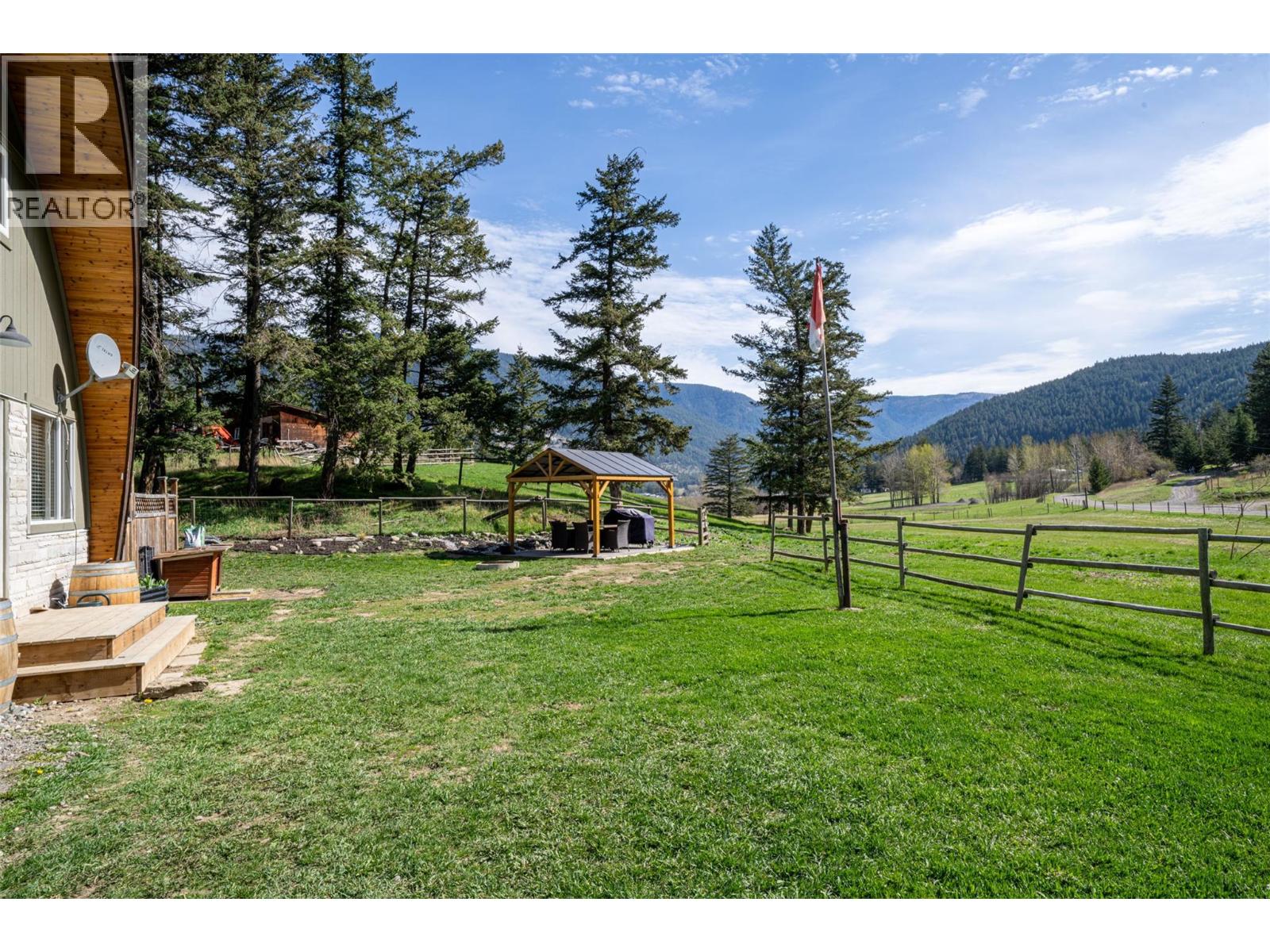 6142 Falkland Road, Falkland, British Columbia  V0E 1W0 - Photo 18 - 10384088