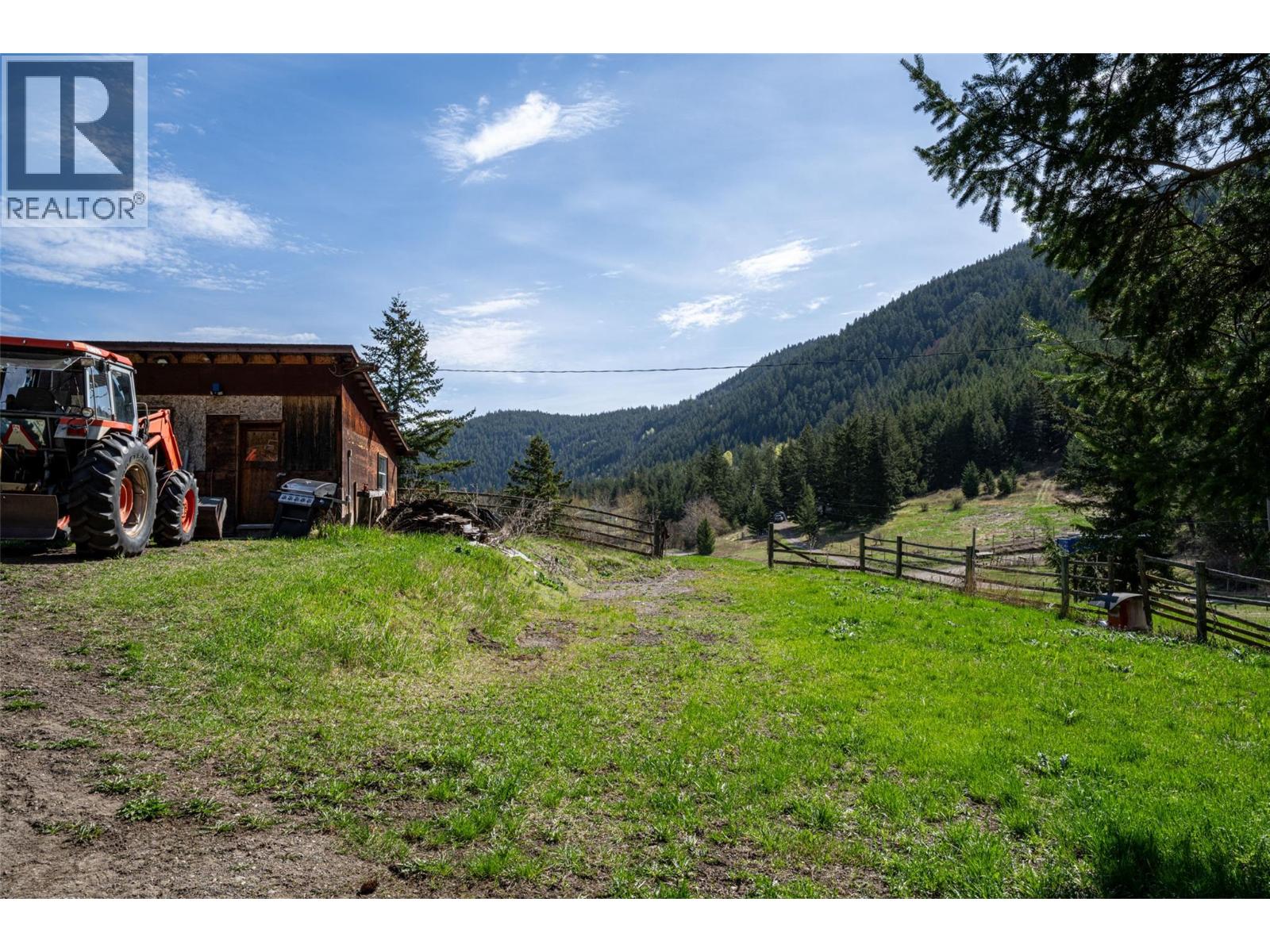 6142 Falkland Road, Falkland, British Columbia  V0E 1W0 - Photo 20 - 10384088