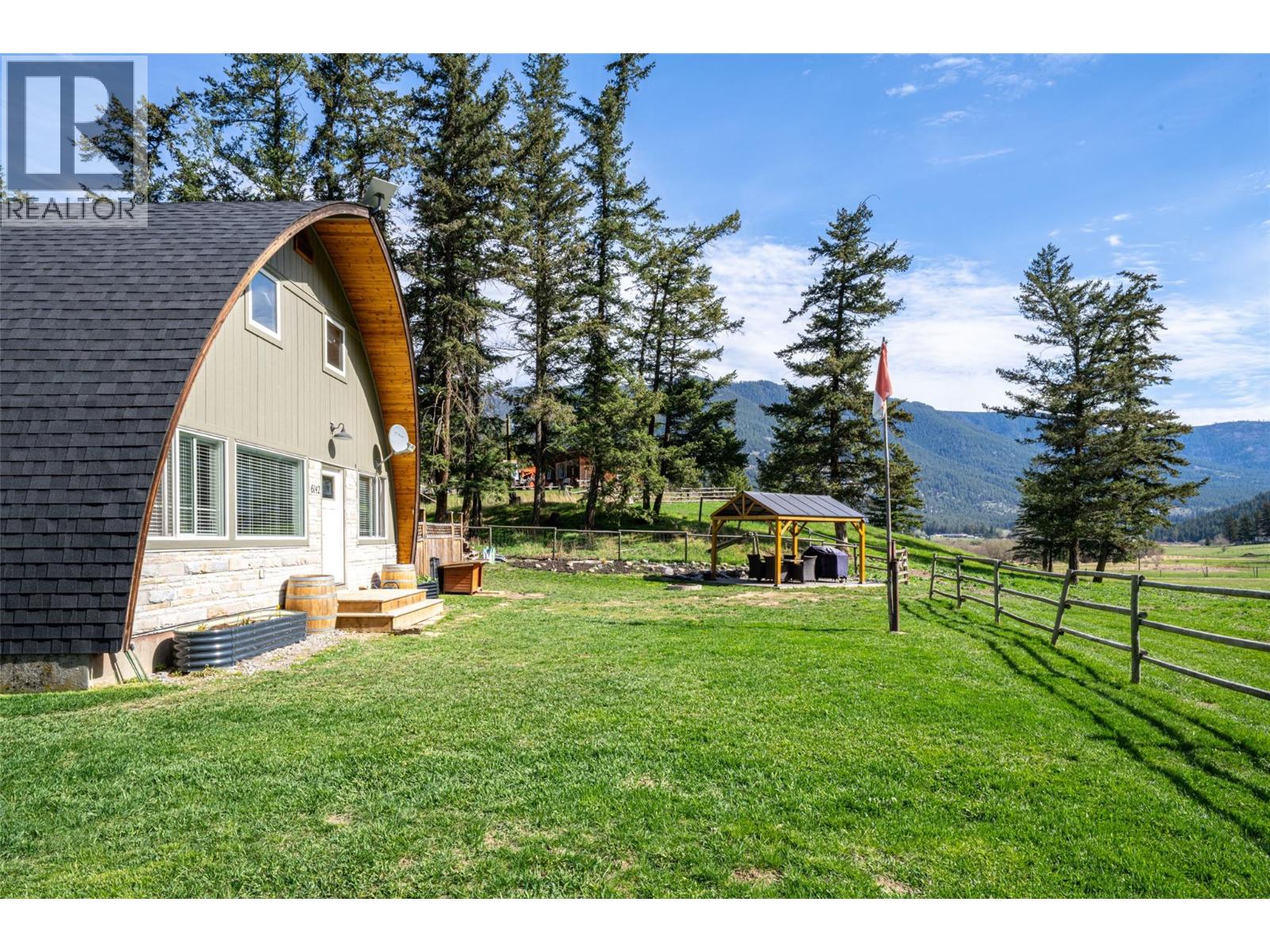 6142 Falkland Road, Falkland, British Columbia  V0E 1W0 - Photo 4 - 10384088