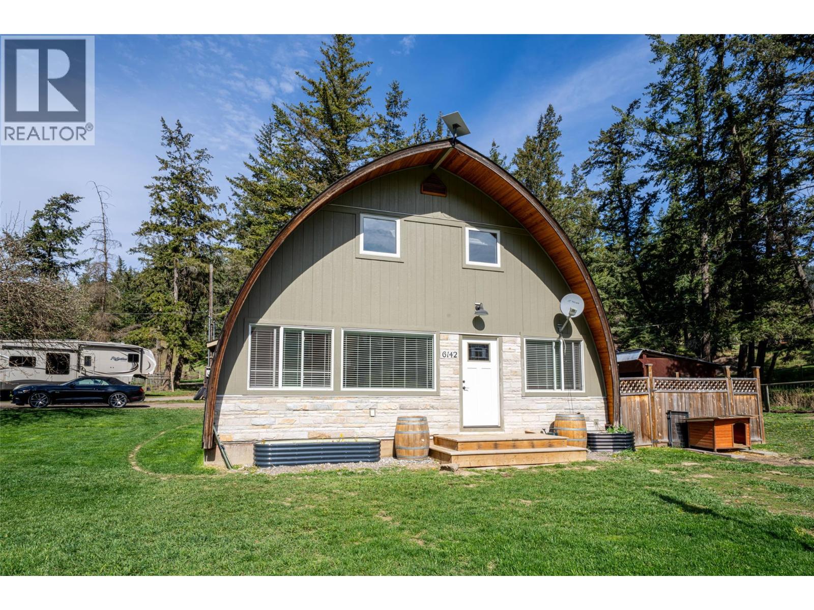 6142 Falkland Road, Falkland, British Columbia  V0E 1W0 - Photo 5 - 10384088