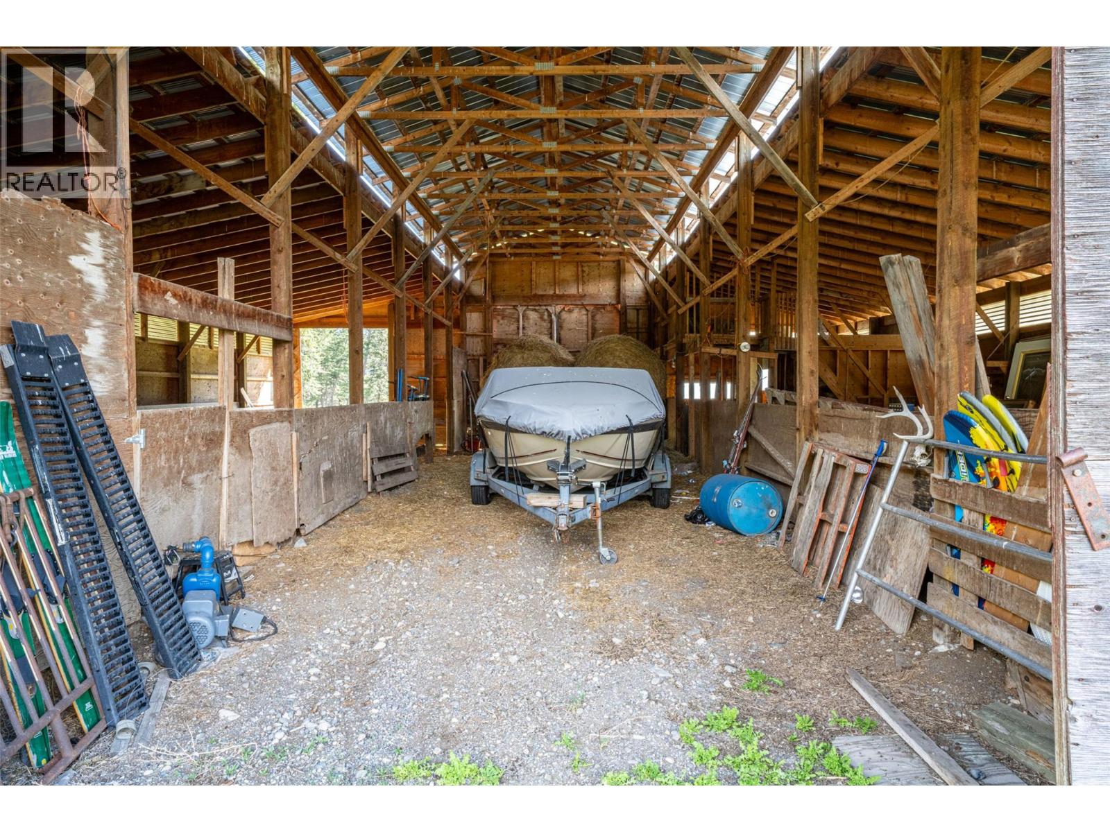 6142 Falkland Road, Falkland, British Columbia  V0E 1W0 - Photo 66 - 10384088