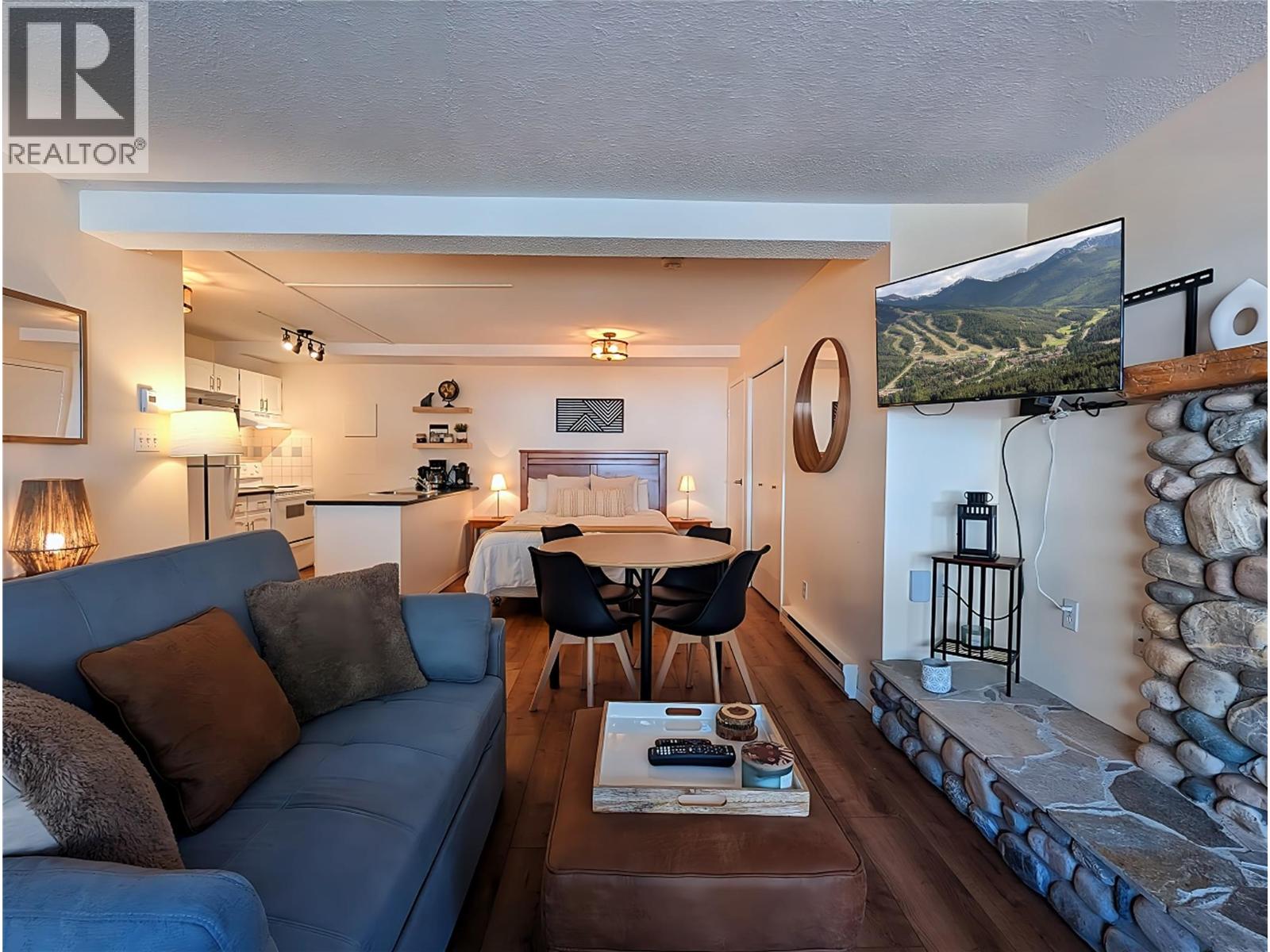 2030 Panorama Drive Unit# 806, Panorama Mountain, British Columbia  V0A 1T0 - Photo 3 - 10384683