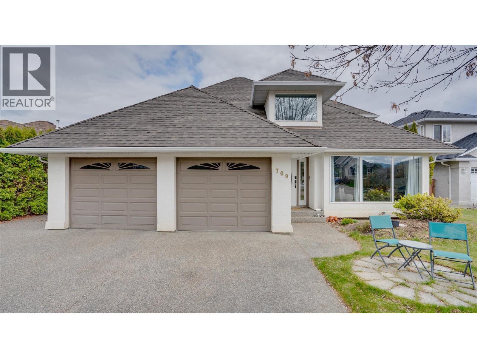 709 Cavalier Court, Vernon, British Columbia  V1T 9M6 - Photo 1 - 10384062