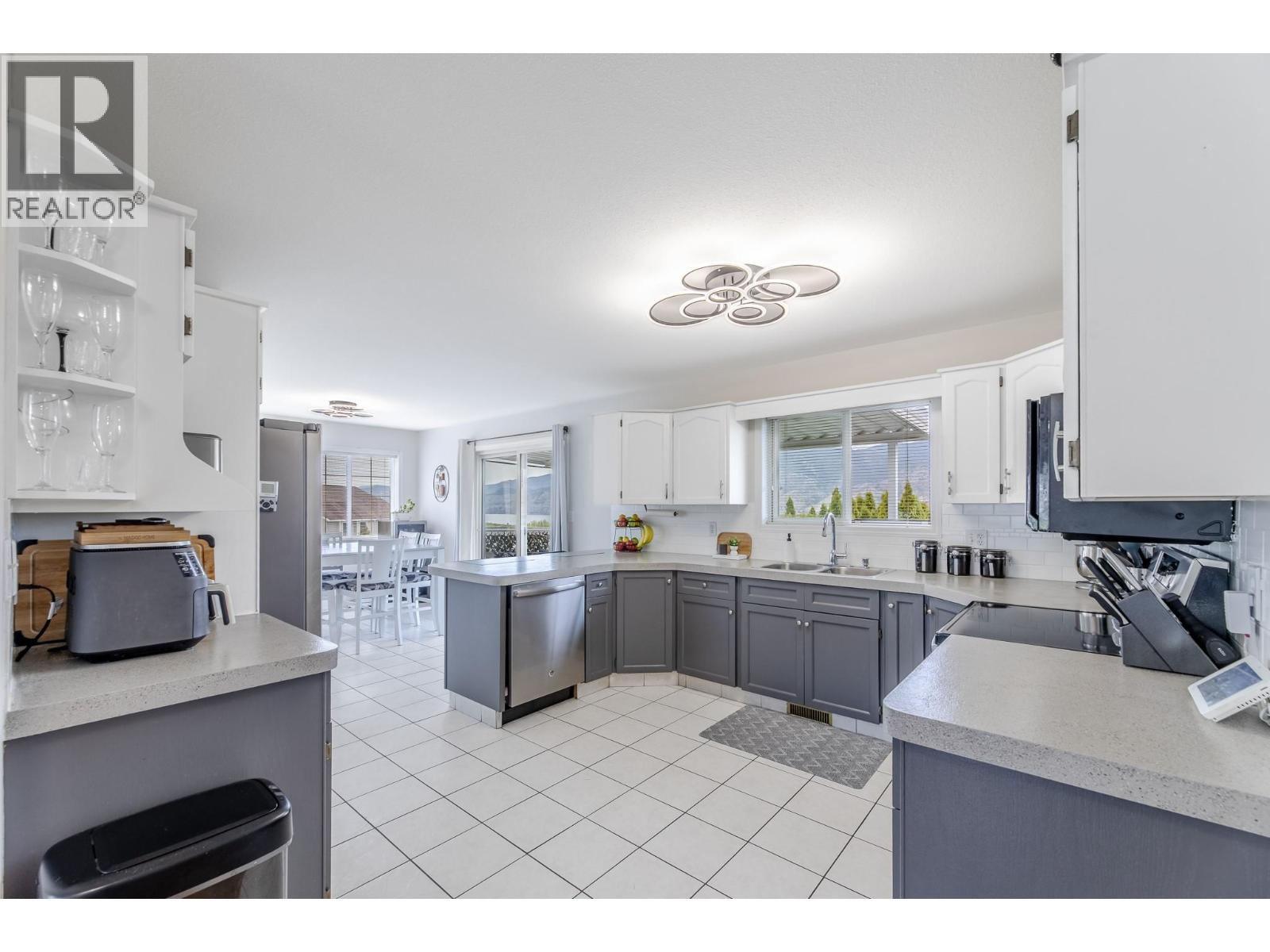 198 Laird Place, Penticton, British Columbia  V2A 8H1 - Photo 8 - 10384787