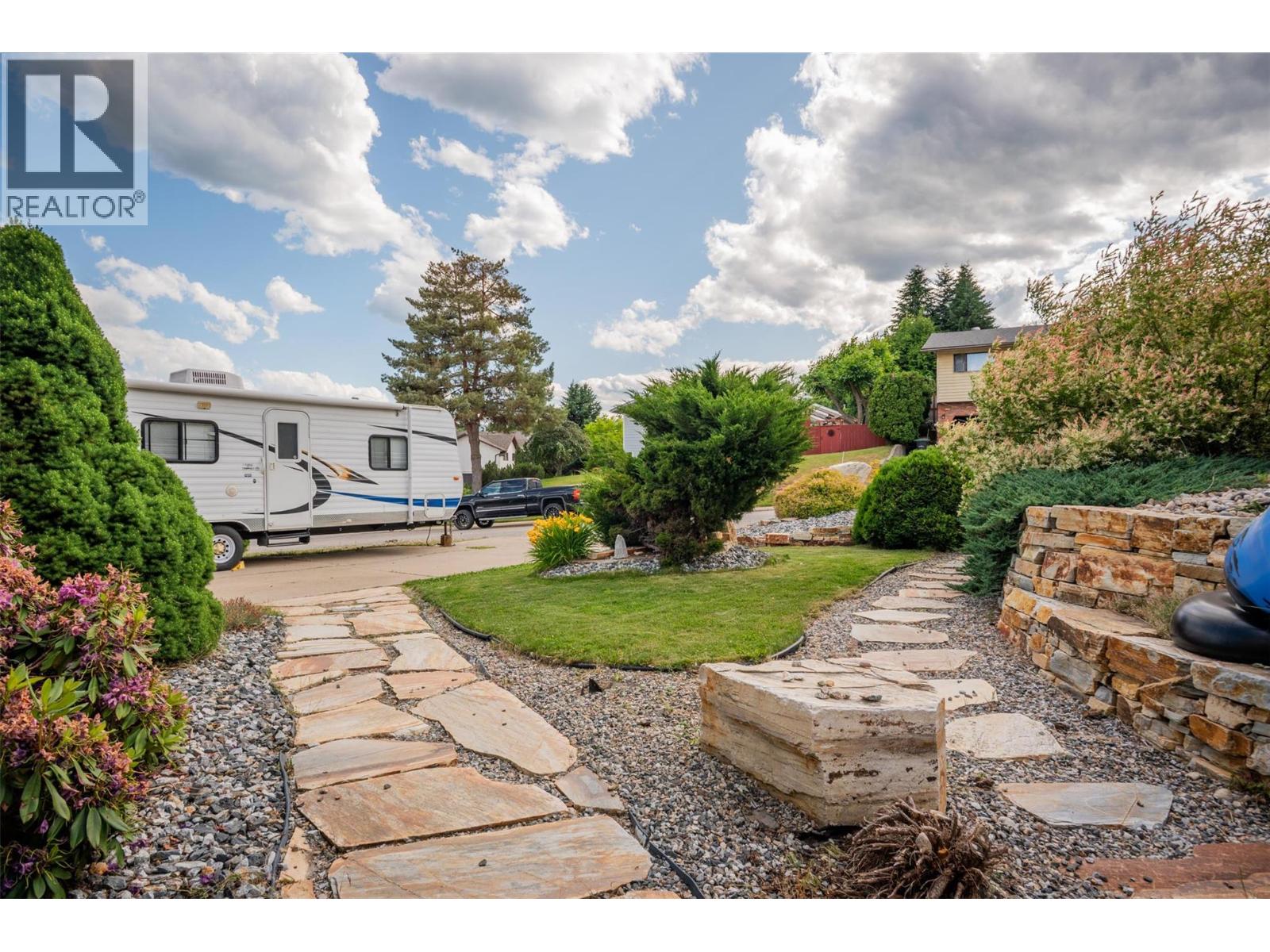 3421 Southridge Drive, Castlegar, British Columbia  V1N 3X7 - Photo 12 - 10384253