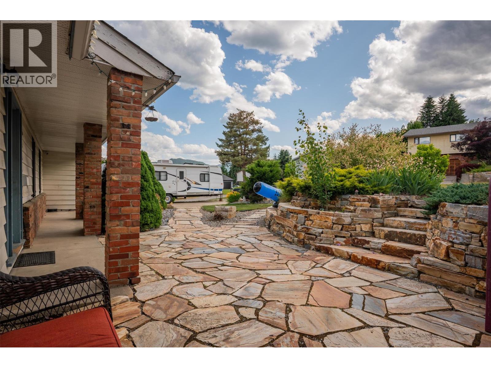 3421 Southridge Drive, Castlegar, British Columbia  V1N 3X7 - Photo 15 - 10384253