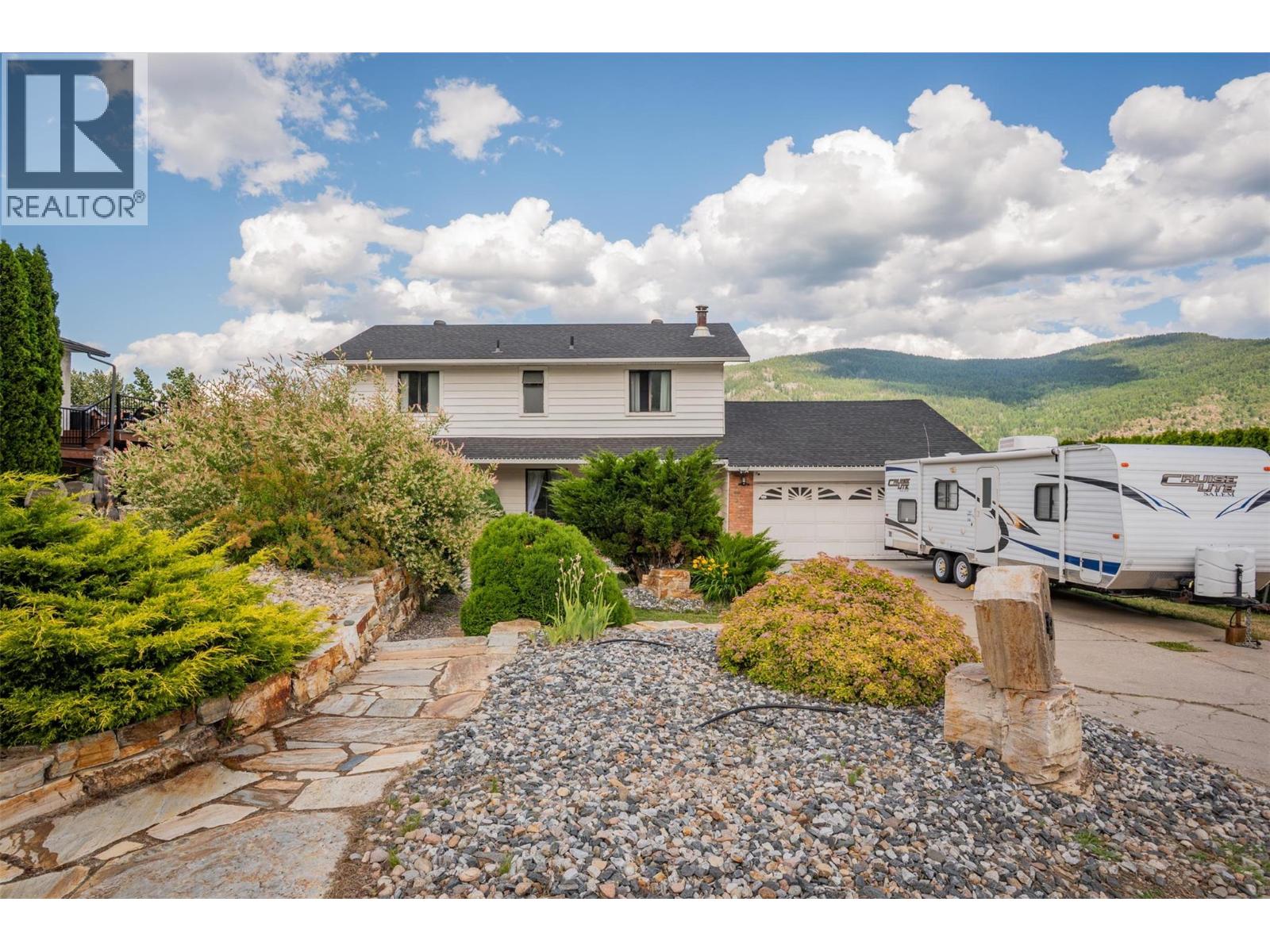 3421 Southridge Drive, Castlegar, British Columbia  V1N 3X7 - Photo 2 - 10384253