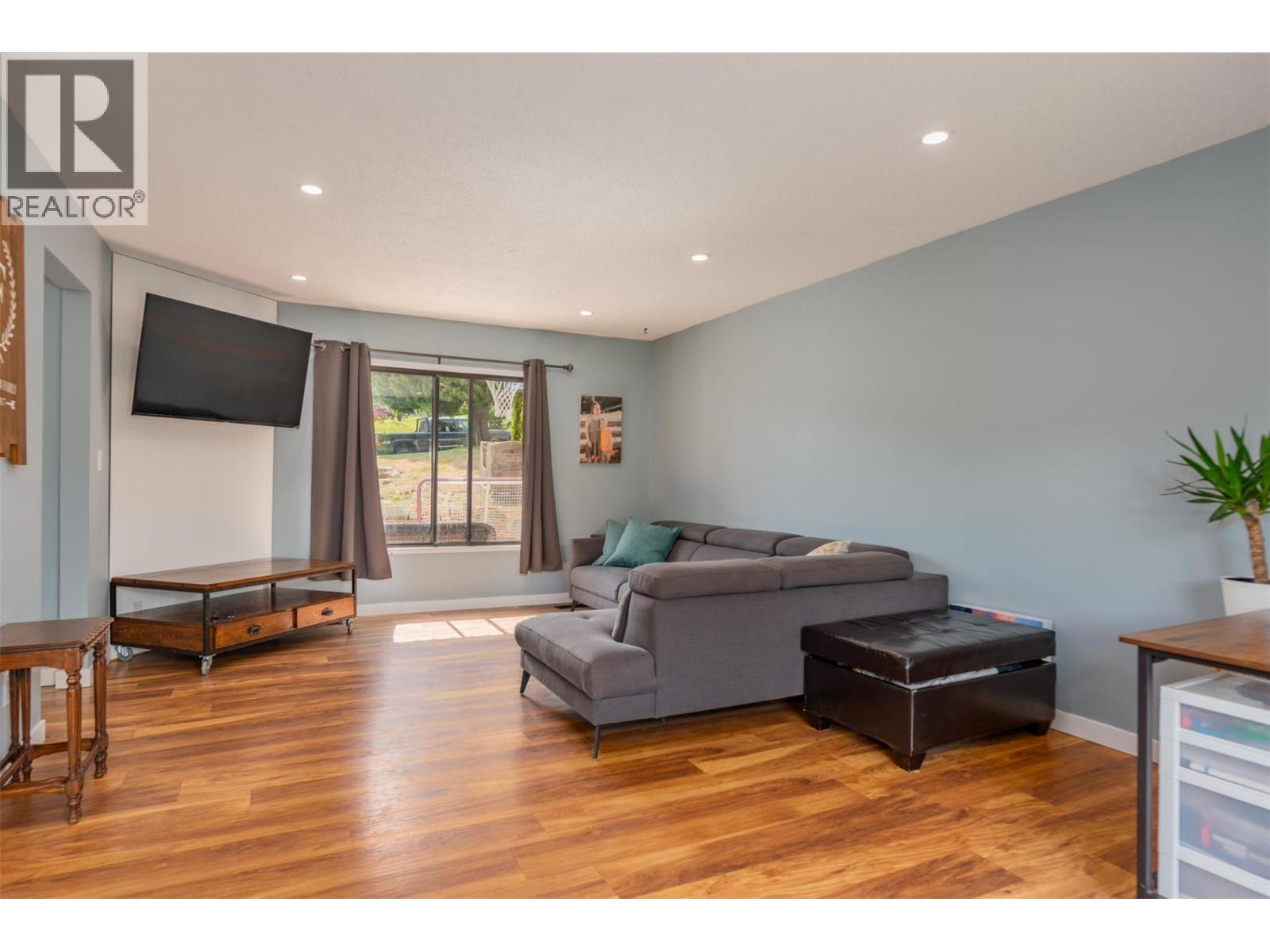 3421 Southridge Drive, Castlegar, British Columbia  V1N 3X7 - Photo 21 - 10384253