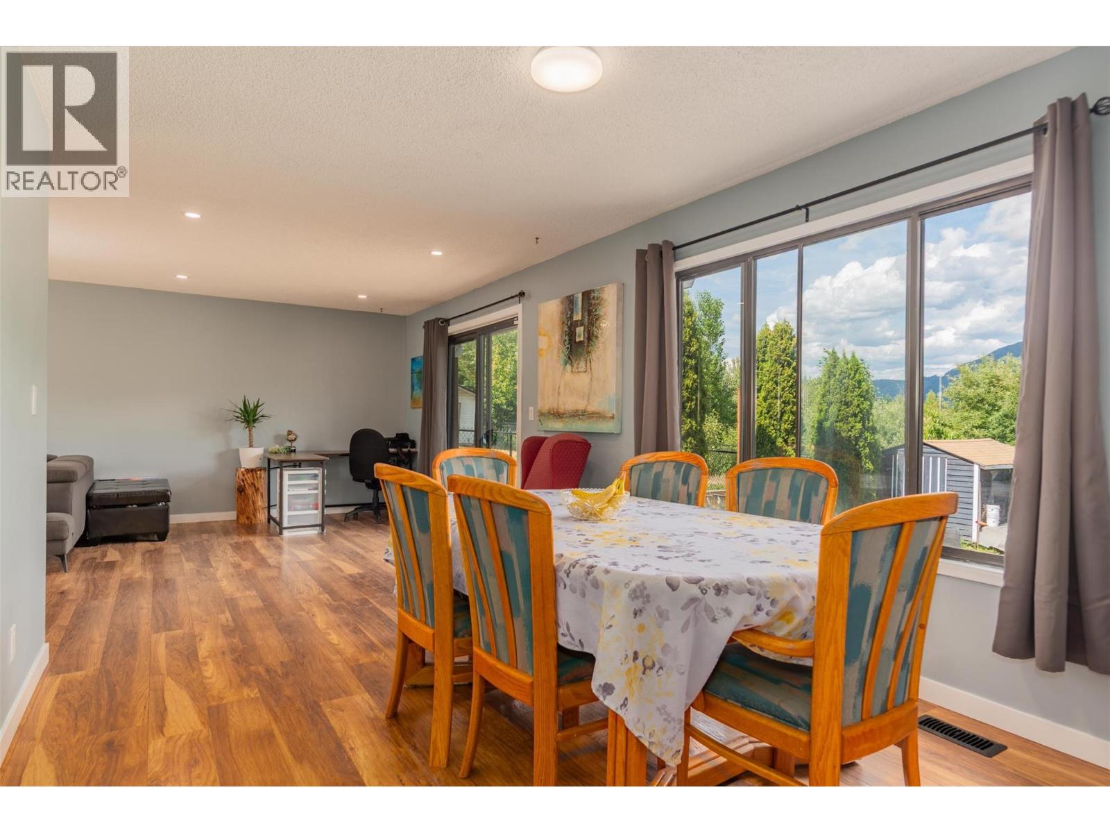 3421 Southridge Drive, Castlegar, British Columbia  V1N 3X7 - Photo 27 - 10384253