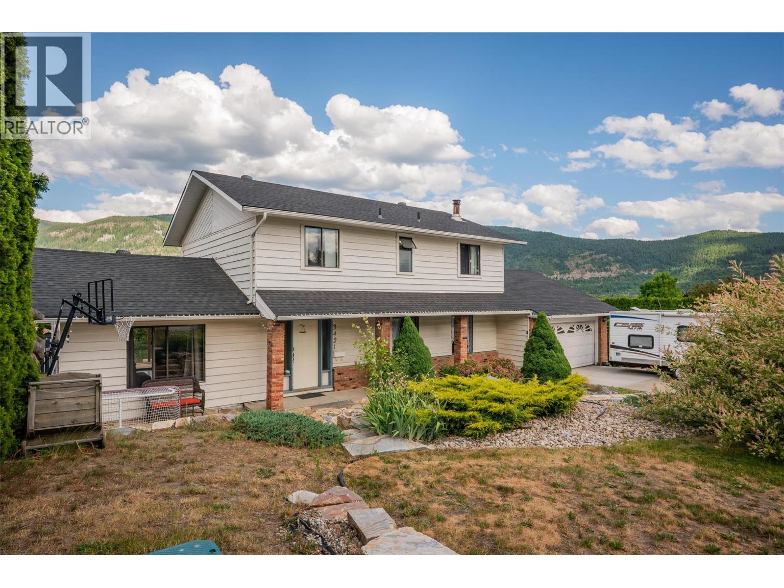 3421 Southridge Drive, Castlegar, British Columbia  V1N 3X7 - Photo 5 - 10384253