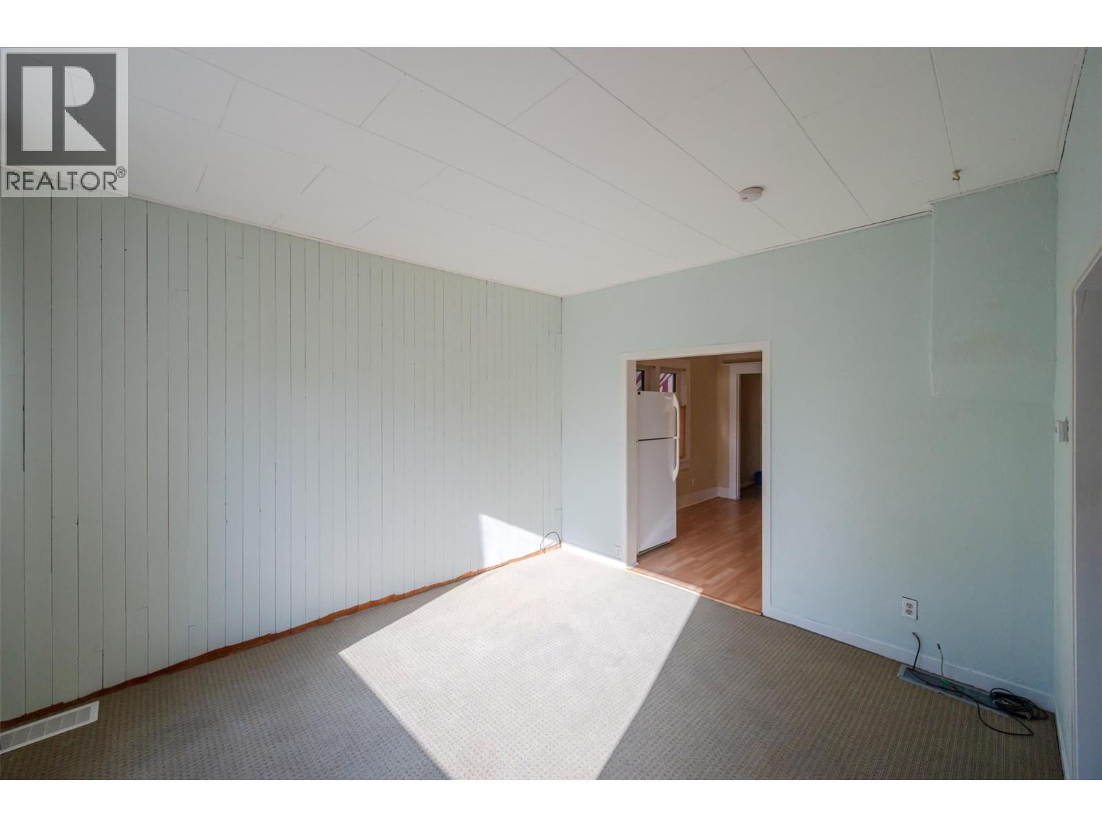 363 Nanaimo Avenue W, Penticton, British Columbia  V2A 1N8 - Photo 5 - 10384816