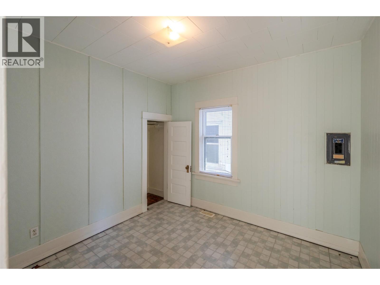 363 Nanaimo Avenue W, Penticton, British Columbia  V2A 1N8 - Photo 8 - 10384816
