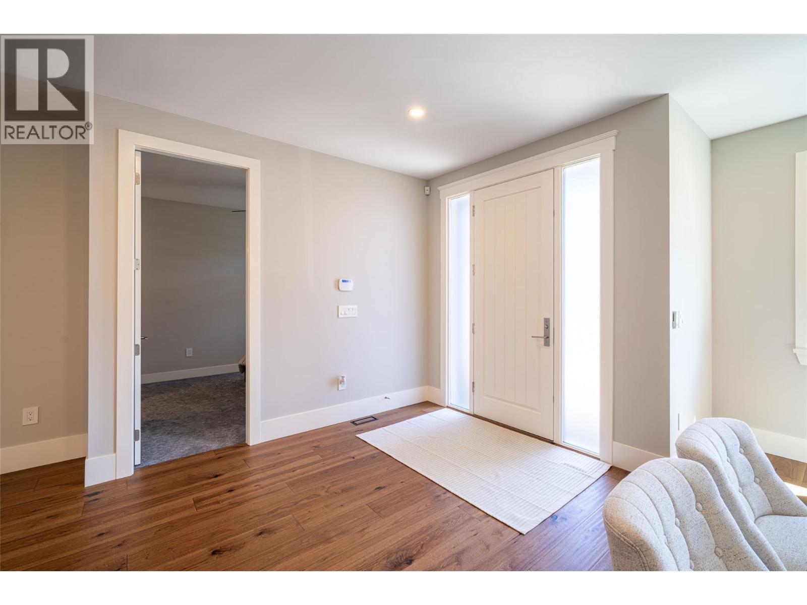 950 Mt Griffin Road, Vernon, British Columbia  V1B 0A5 - Photo 5 - 10384396