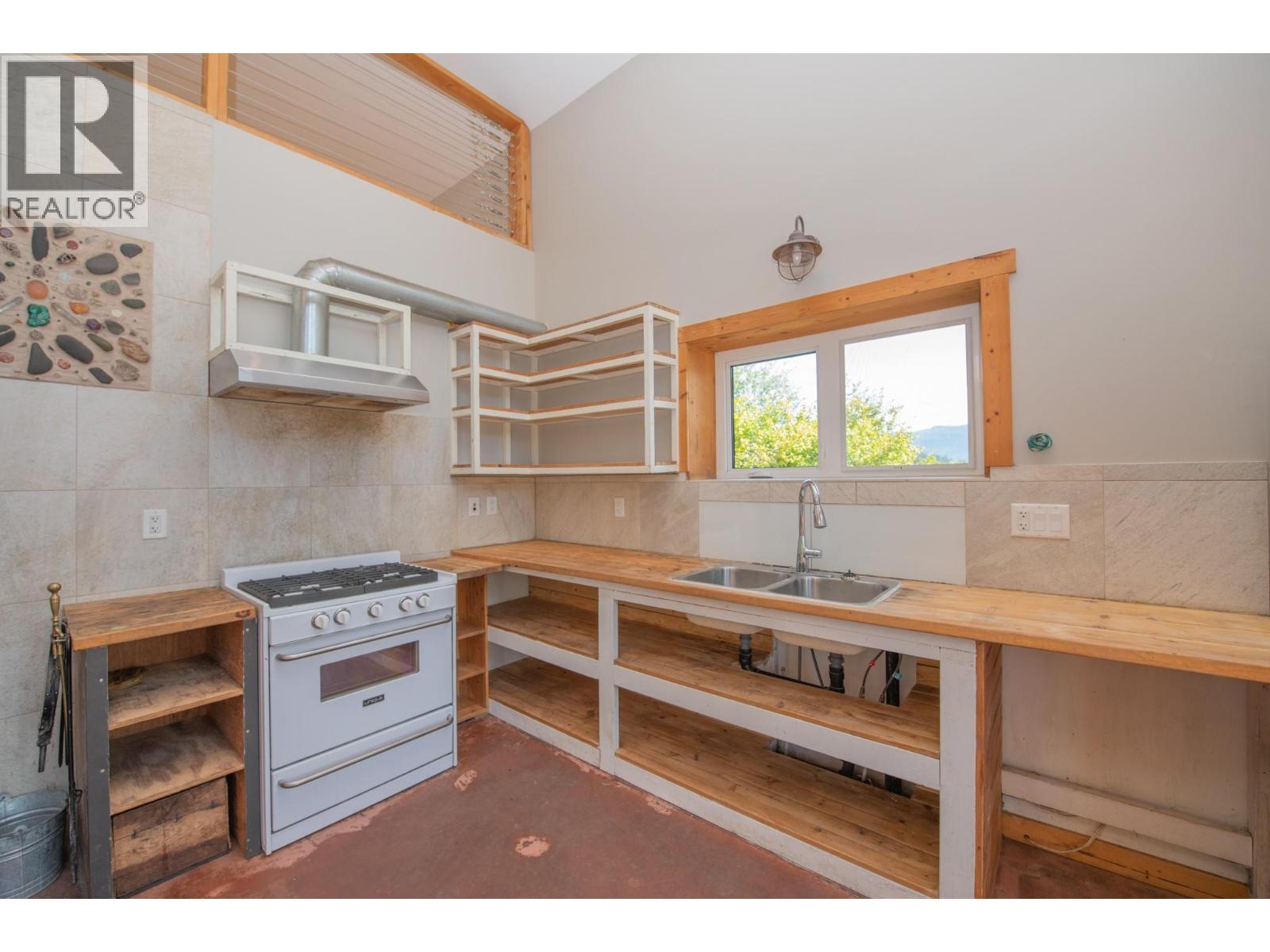 263 Albers Road, Lumby, British Columbia  V0E 2G5 - Photo 13 - 10384794