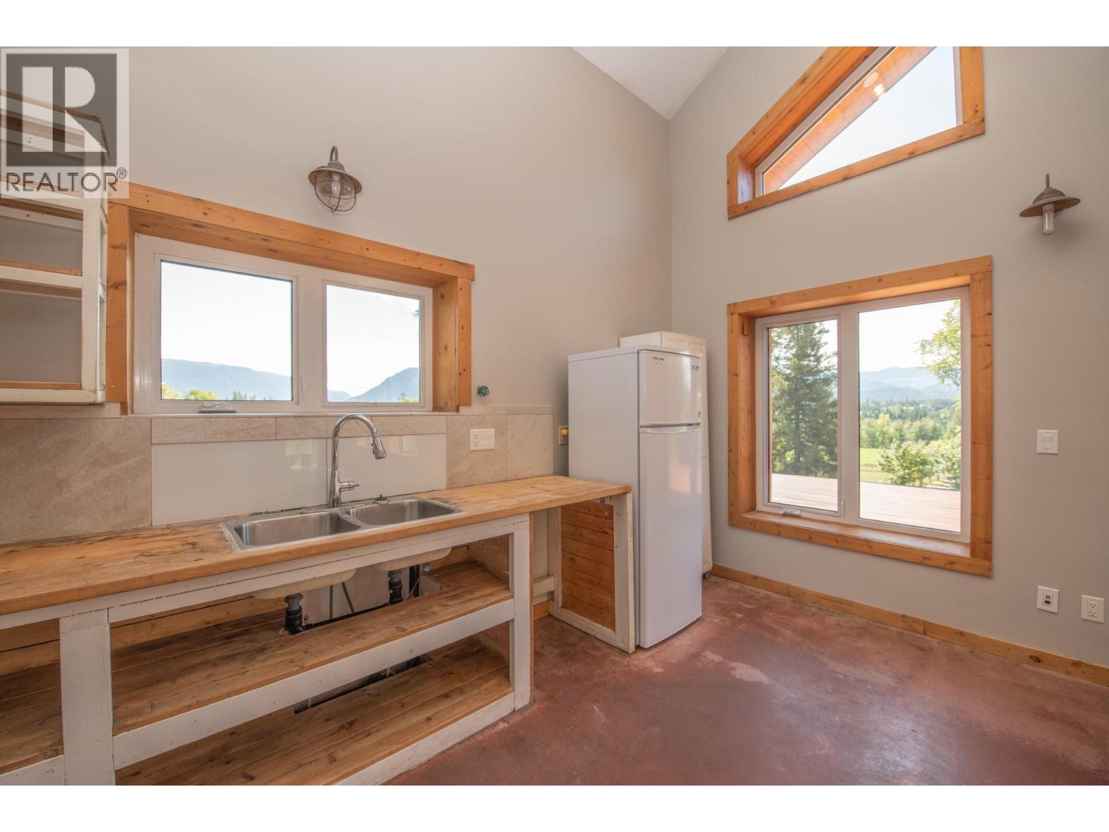 263 Albers Road, Lumby, British Columbia  V0E 2G5 - Photo 15 - 10384794